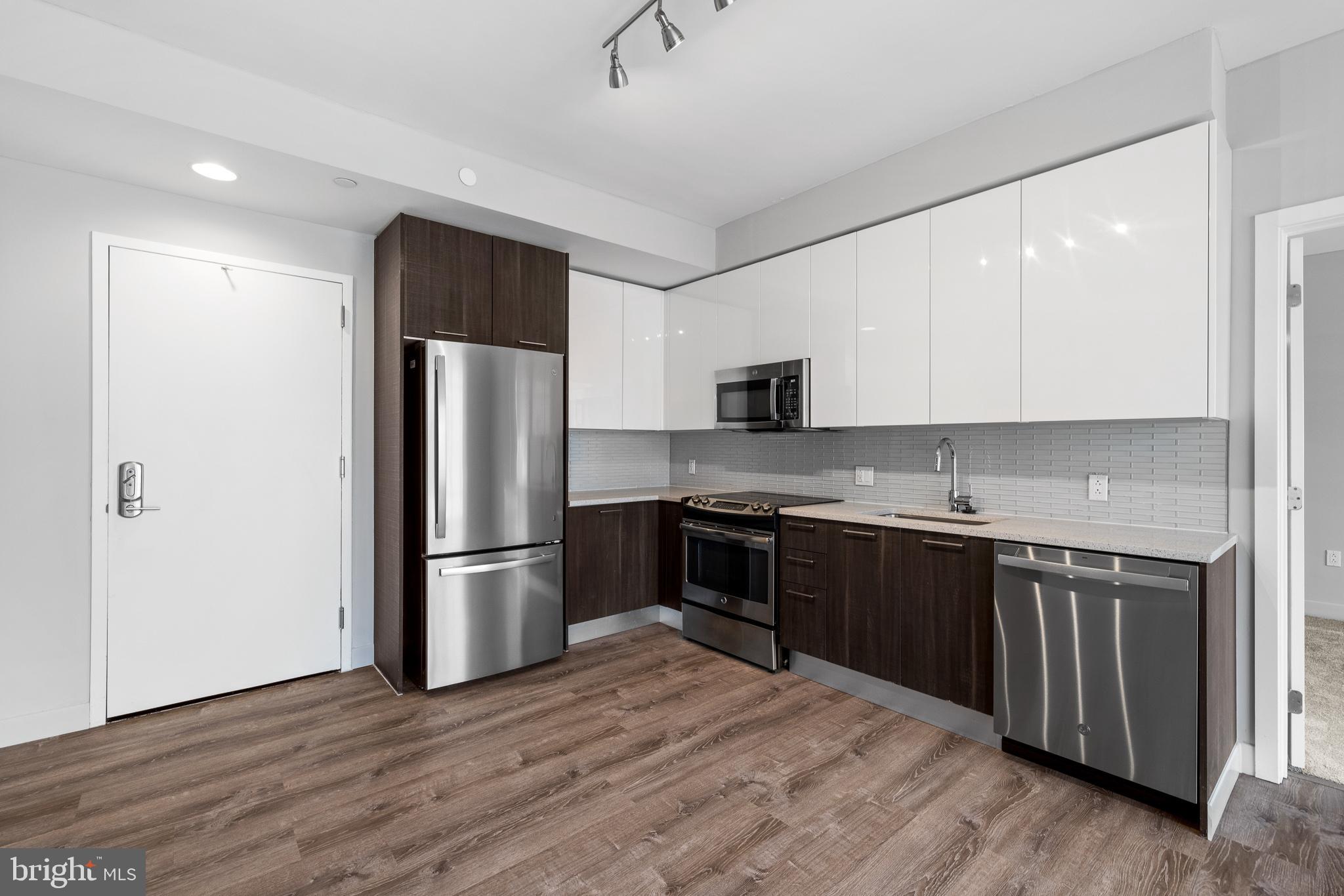 1213 WALNUT STREET Unit: 2405