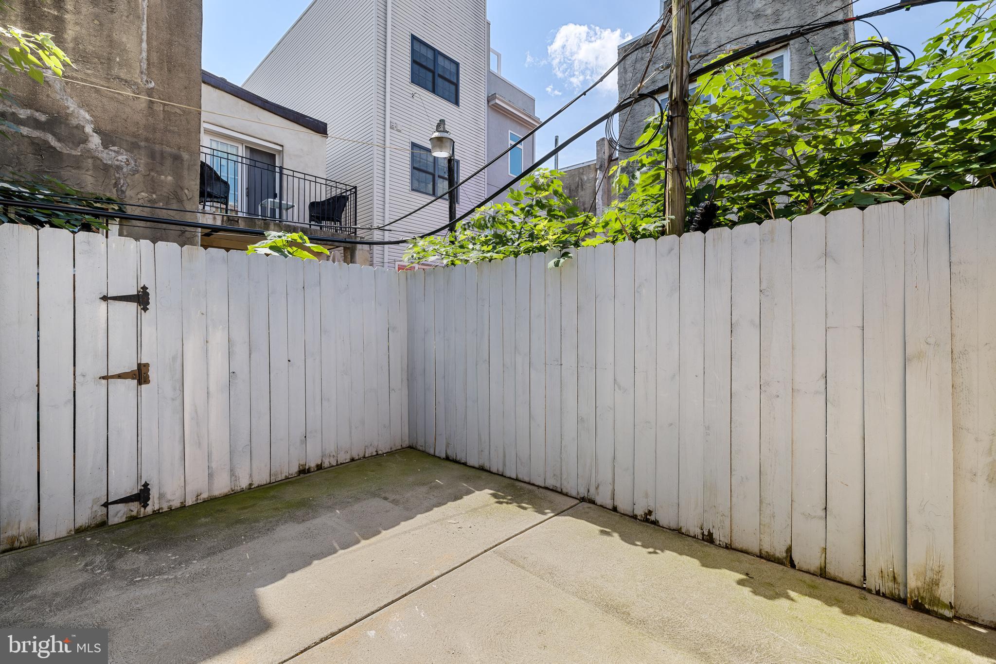 1446 S Mole STREET