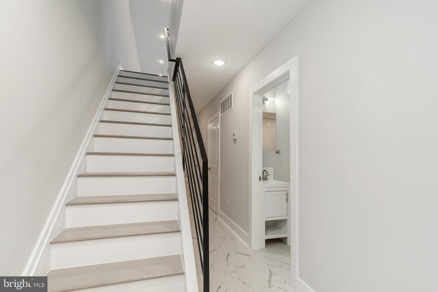 2000 E Huntingdon STREET Unit: 1
