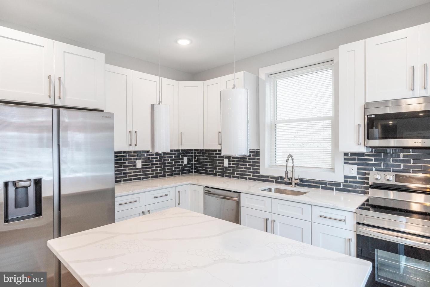 2000 E Huntingdon STREET Unit: 1