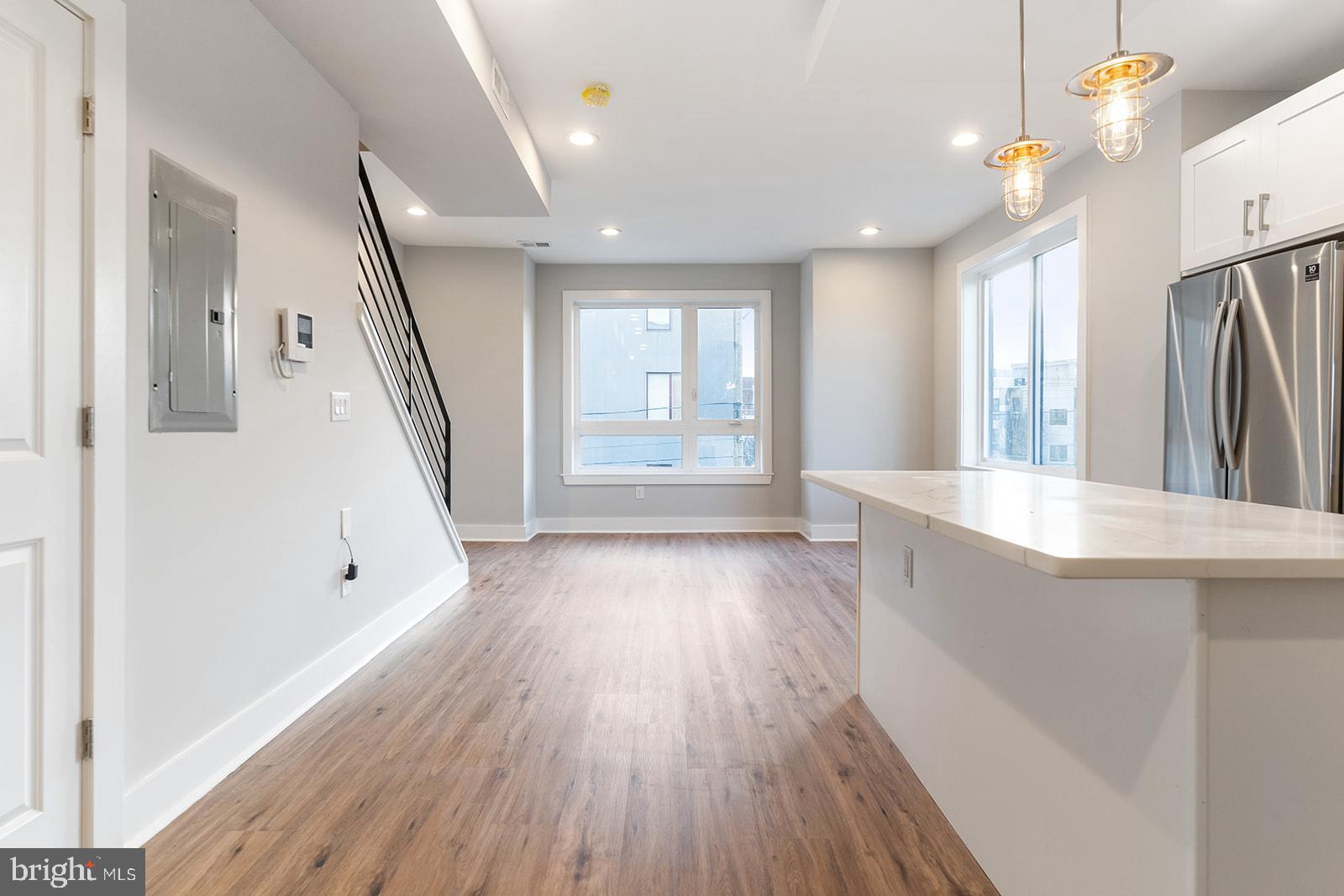 2101 E Huntingdon STREET Unit: 3