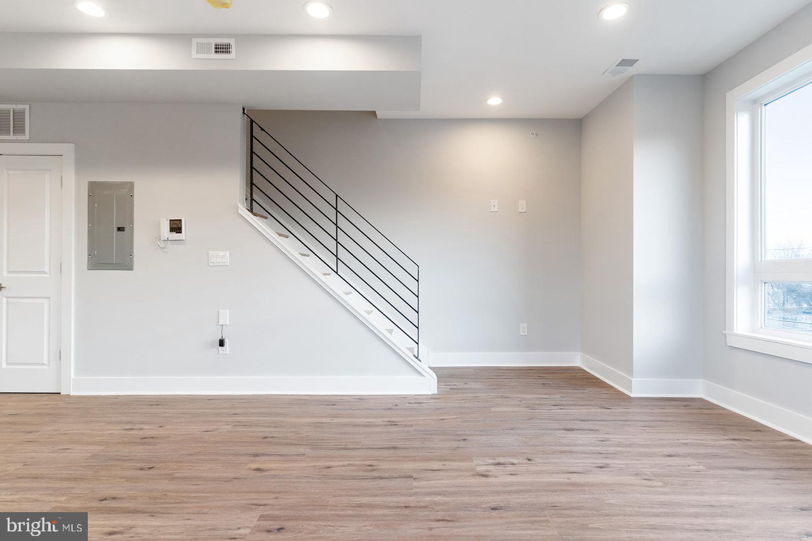 2101 E Huntingdon STREET Unit: 3