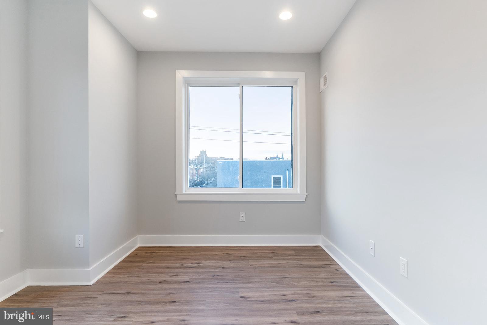 2101 E Huntingdon STREET Unit: 3