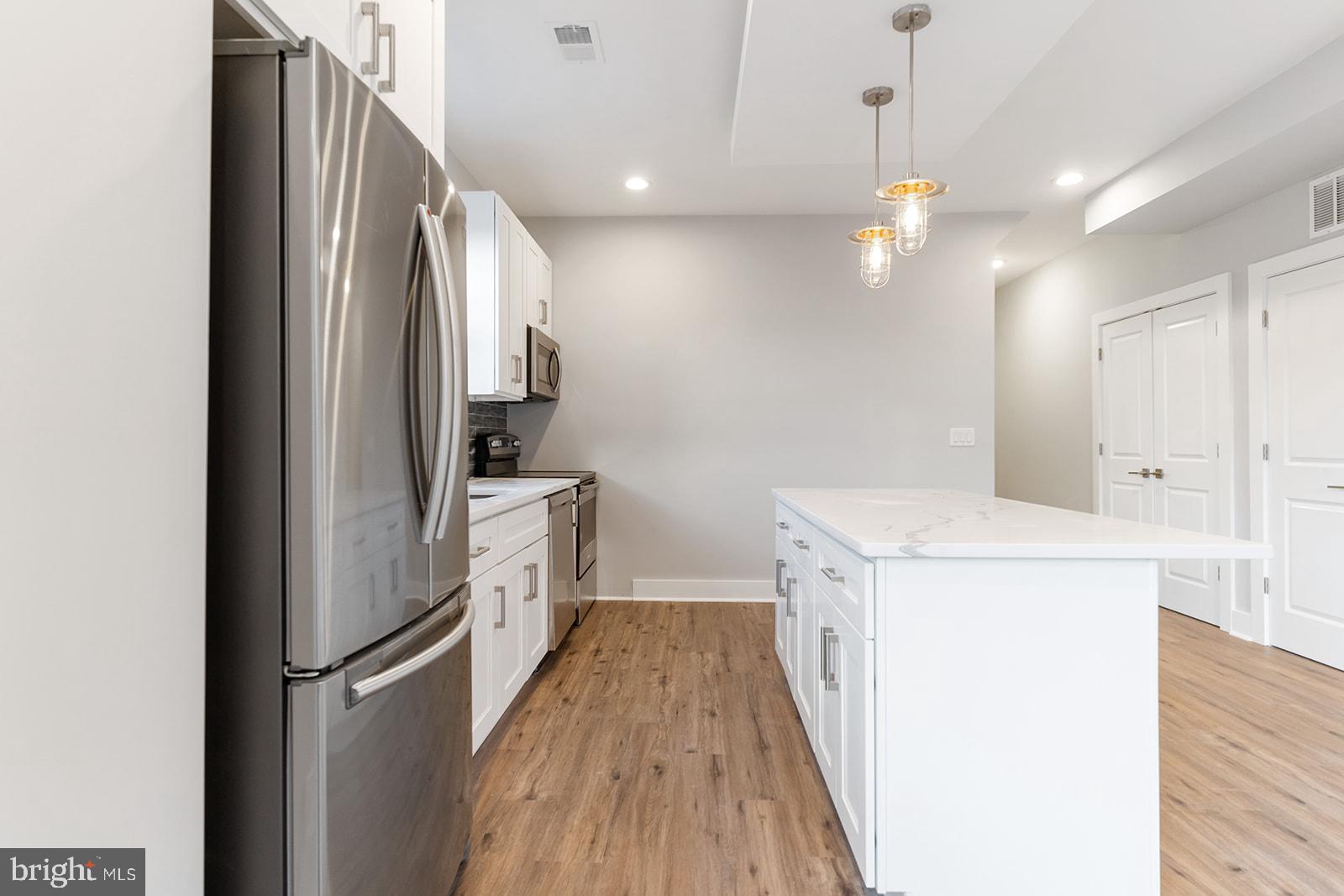 2101 E Huntingdon STREET Unit: 3