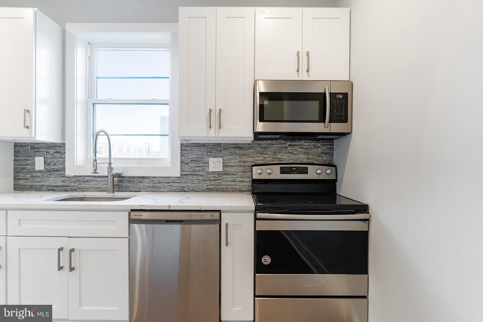 2101 E Huntingdon STREET Unit: 3