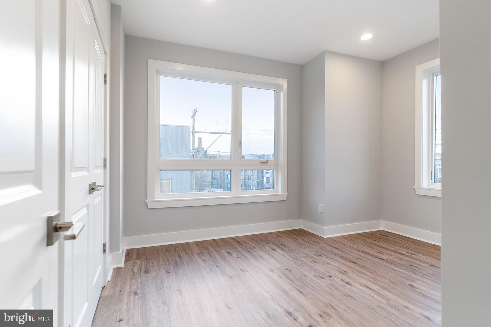 2101 E Huntingdon STREET Unit: 3