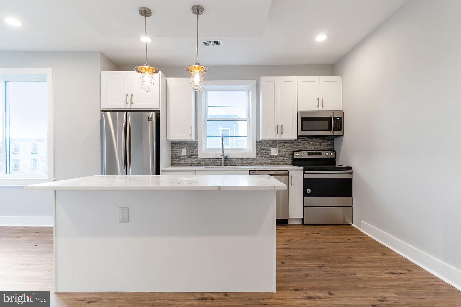 2101 E Huntingdon STREET Unit: 3