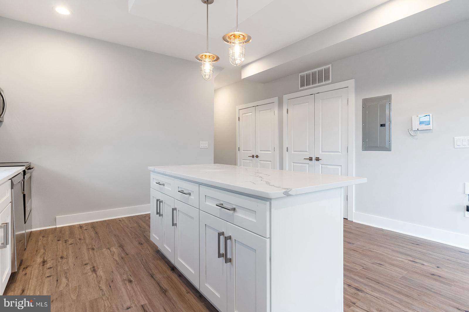 2101 E Huntingdon STREET Unit: 3