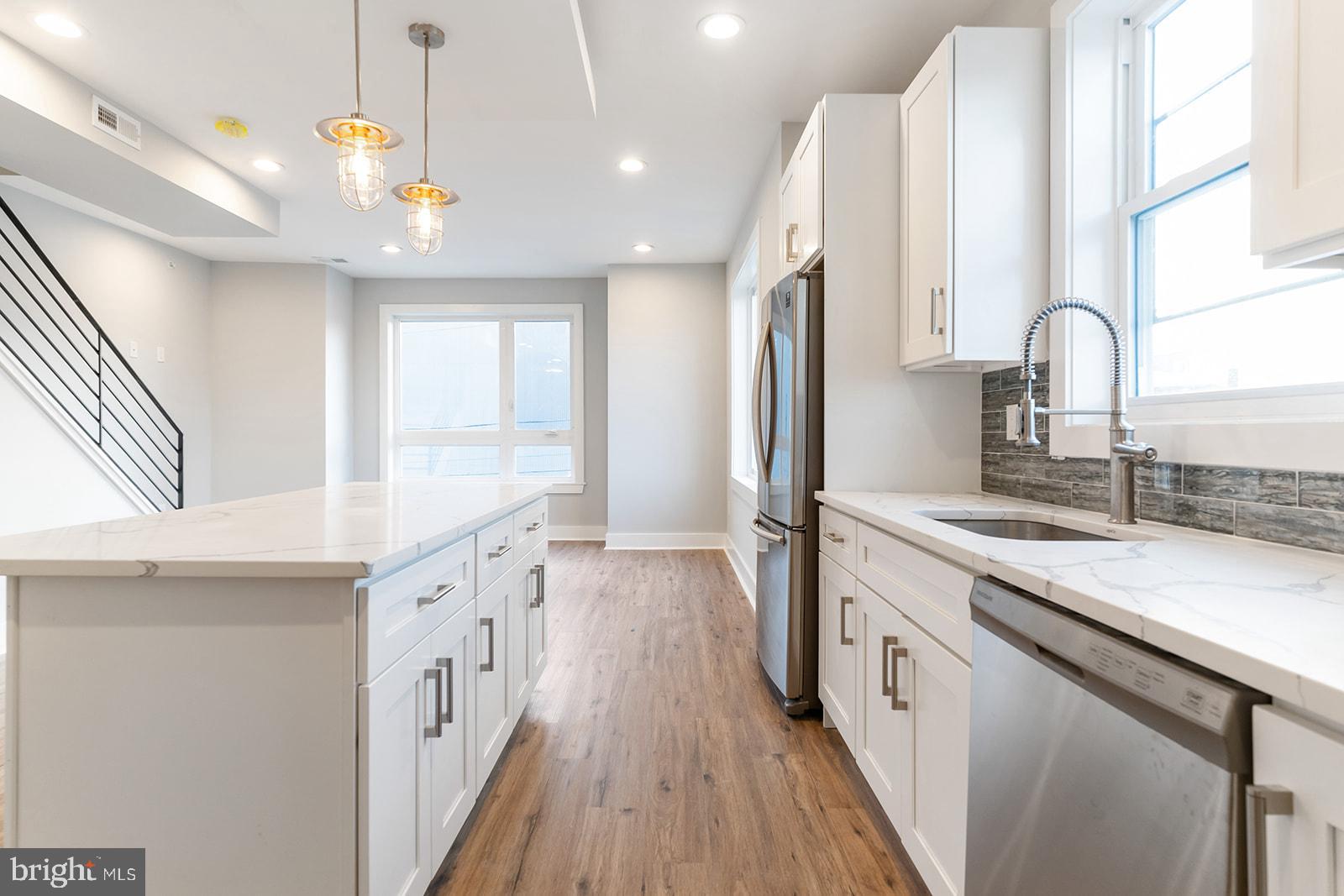 2101 E Huntingdon STREET Unit: 3