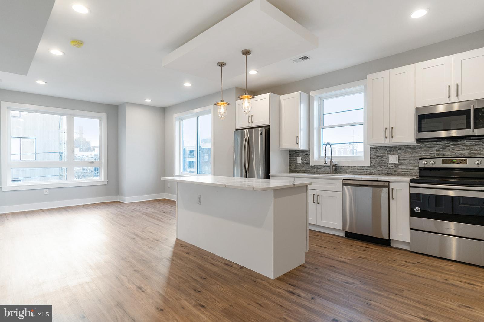 2101 E Huntingdon STREET Unit: 3