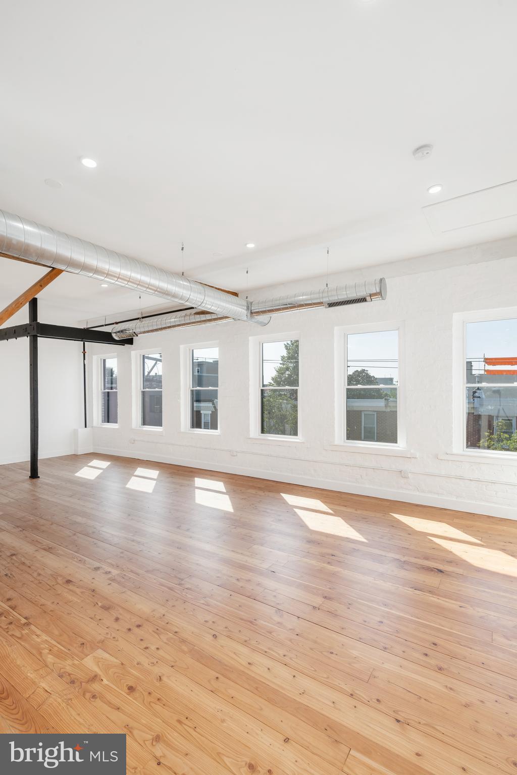 2218 Emerald STREET