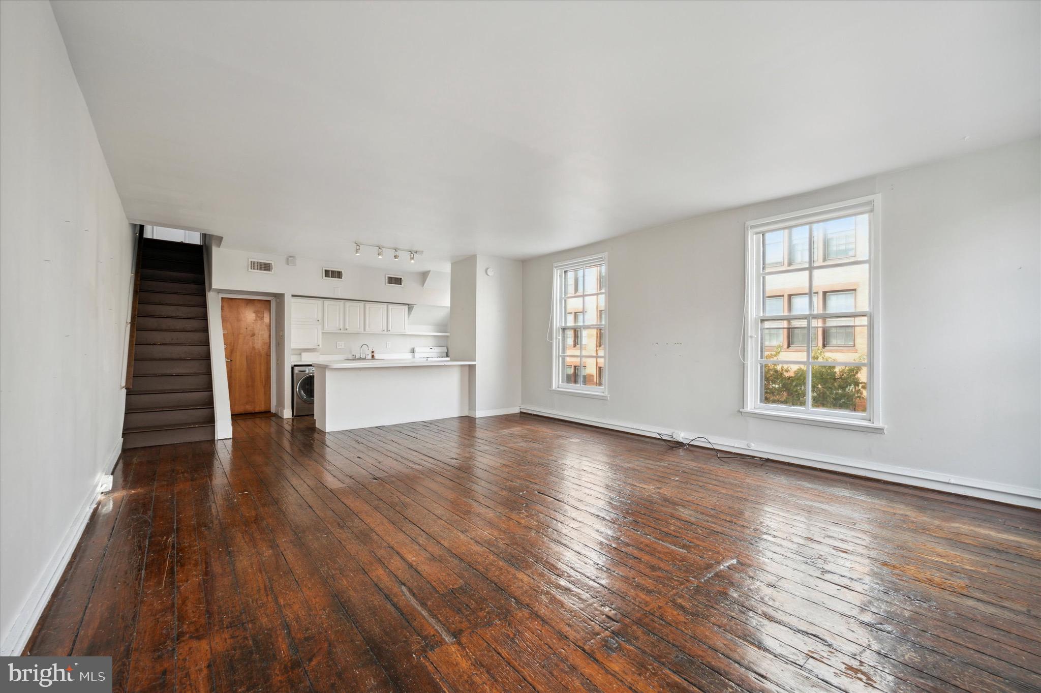 160-164 N 3rd STREET Unit: 164-3F