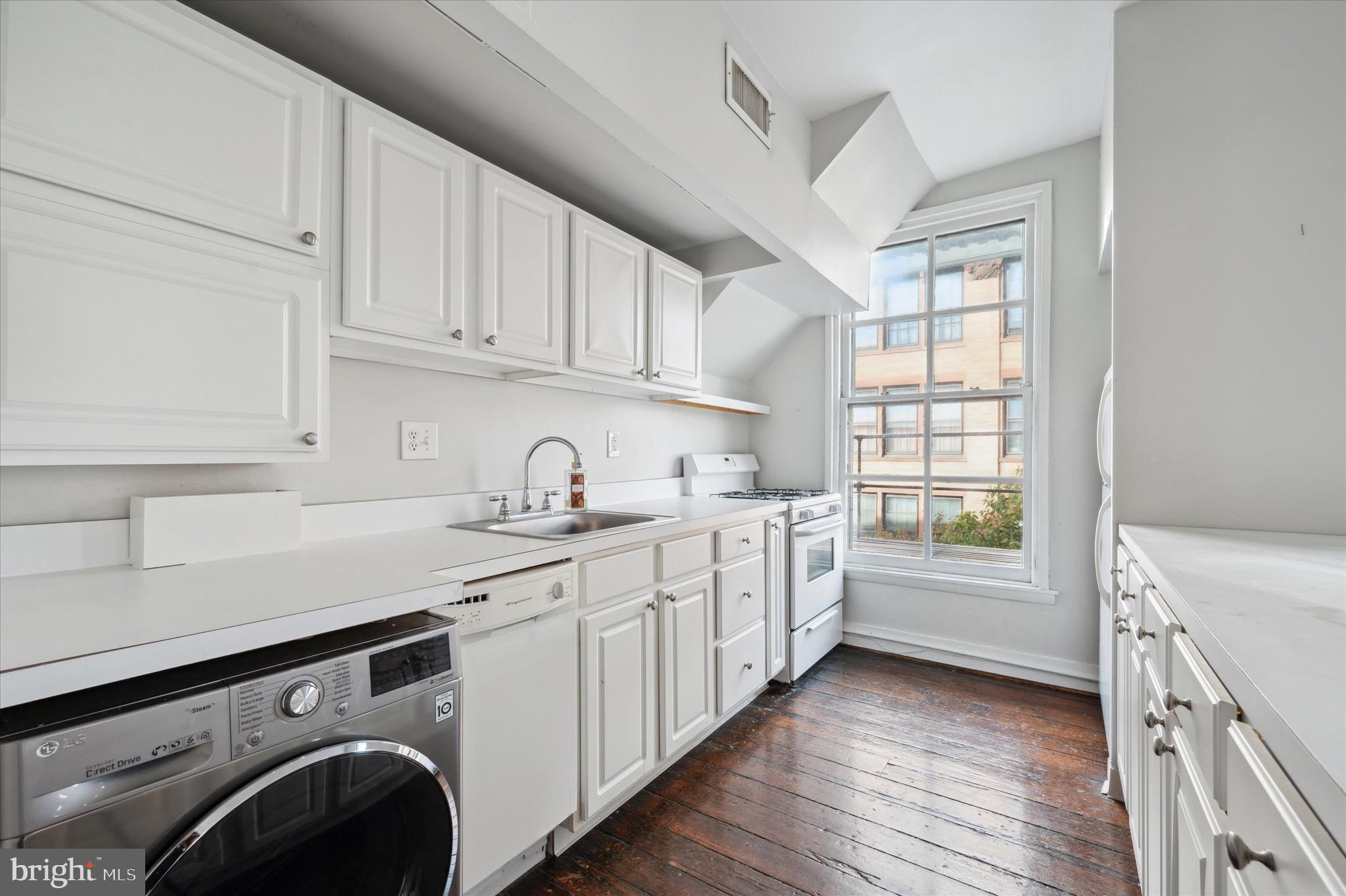 160-164 N 3rd STREET Unit: 164-3F