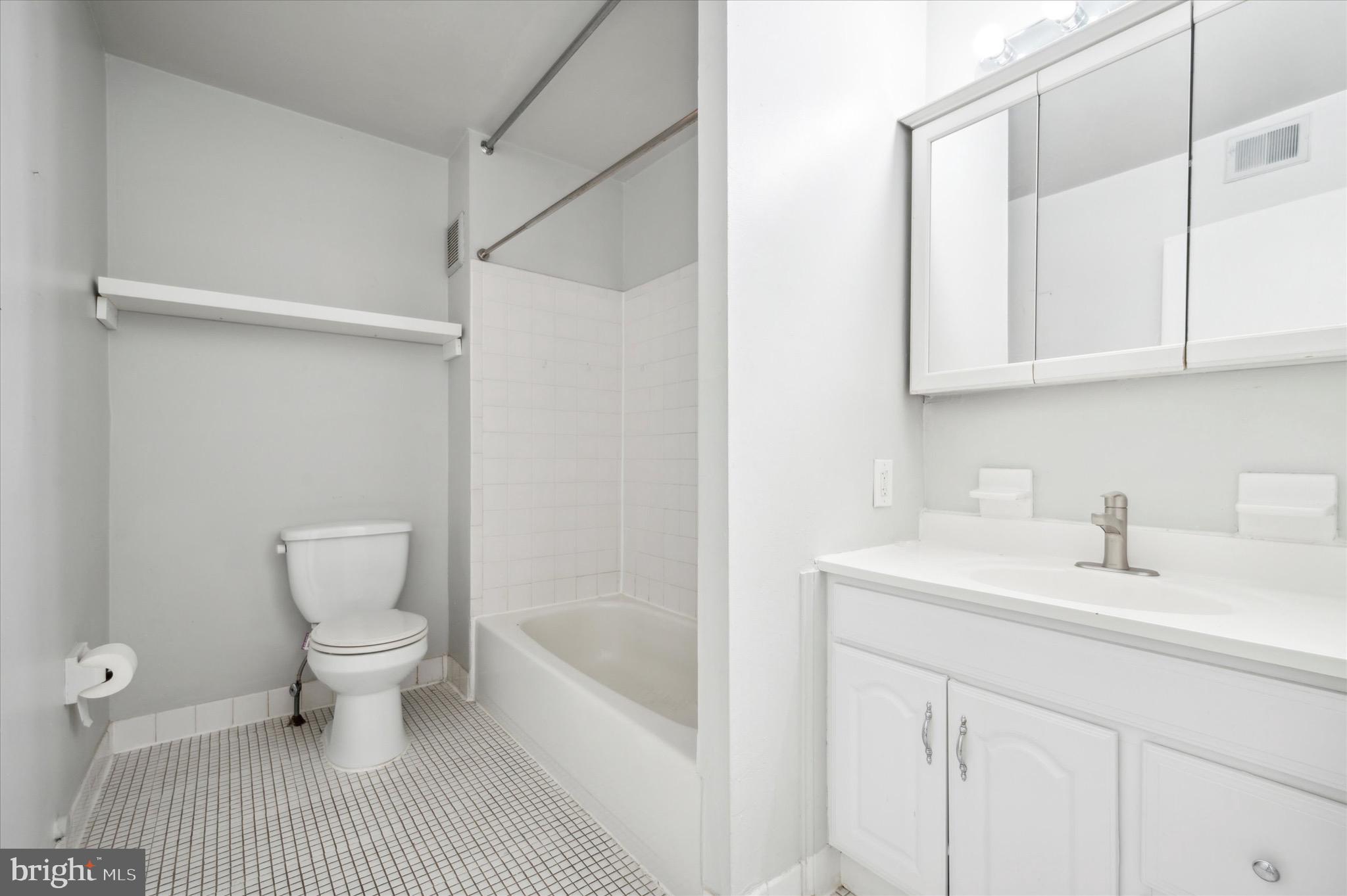 160-164 N 3rd STREET Unit: 164-3F