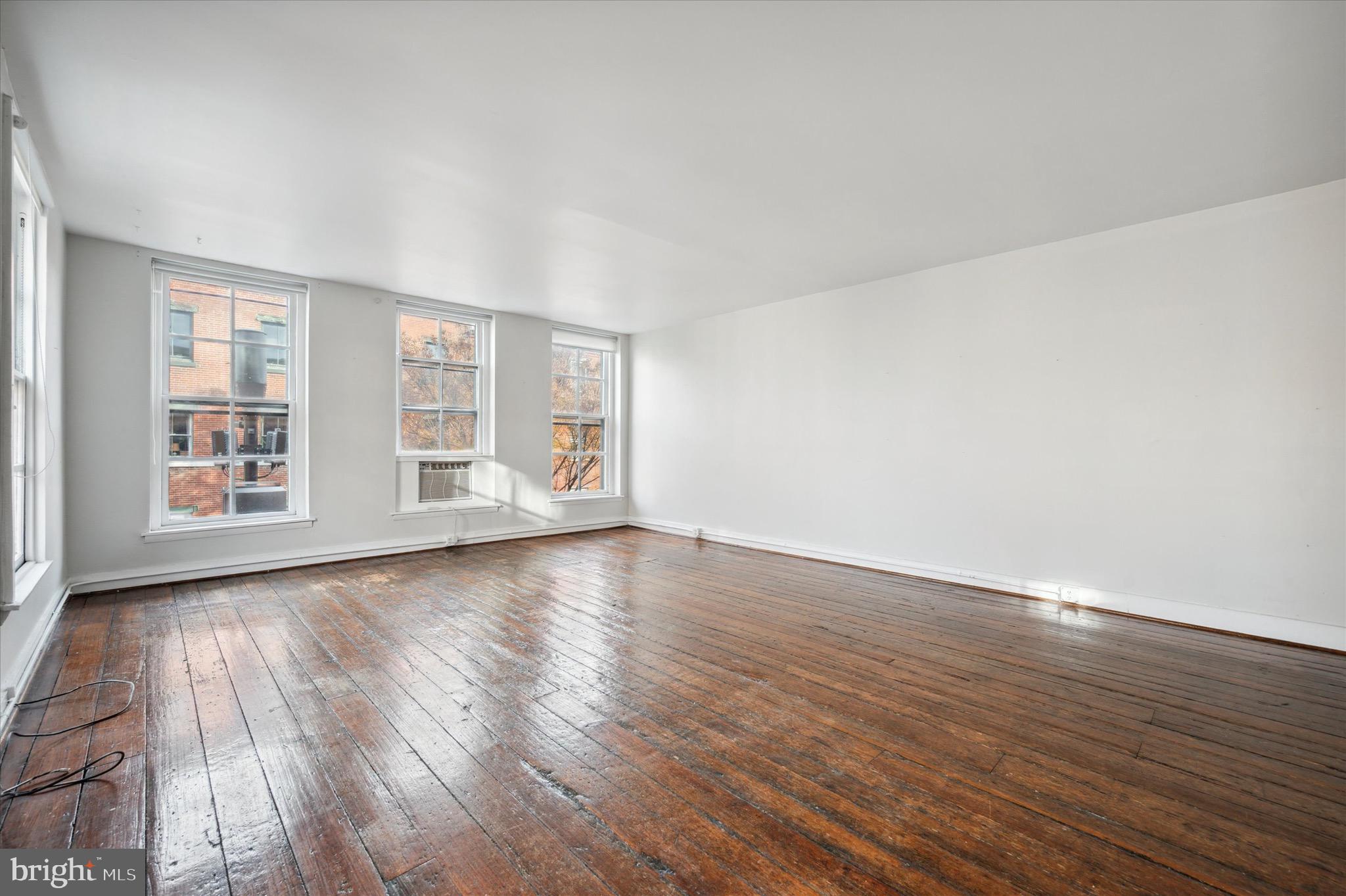 160-164 N 3rd STREET Unit: 164-3F