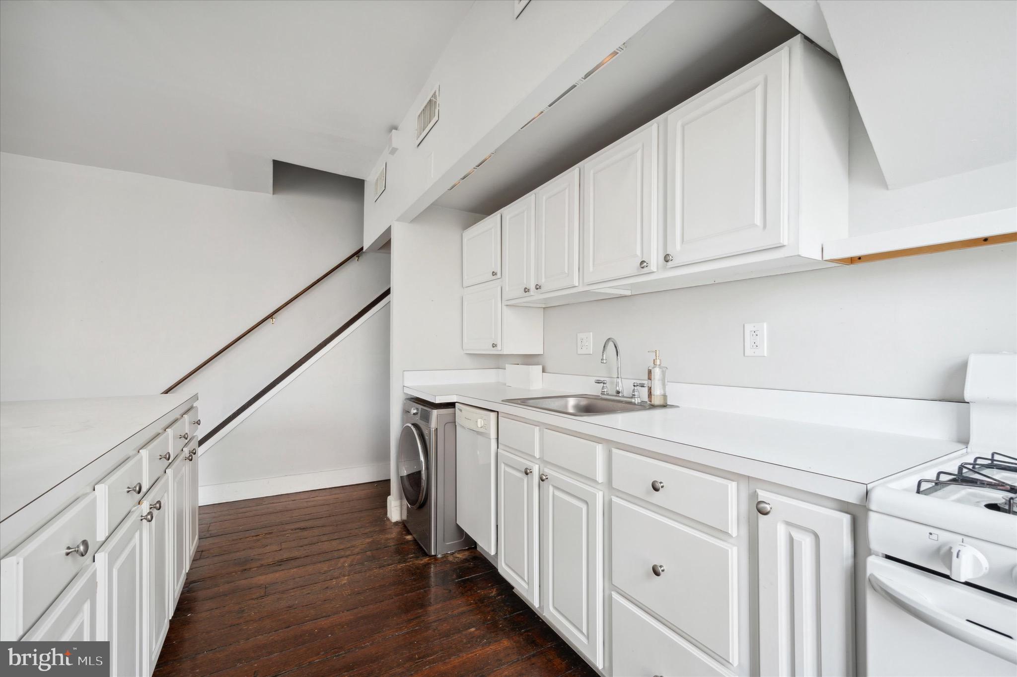 160-164 N 3rd STREET Unit: 164-3F