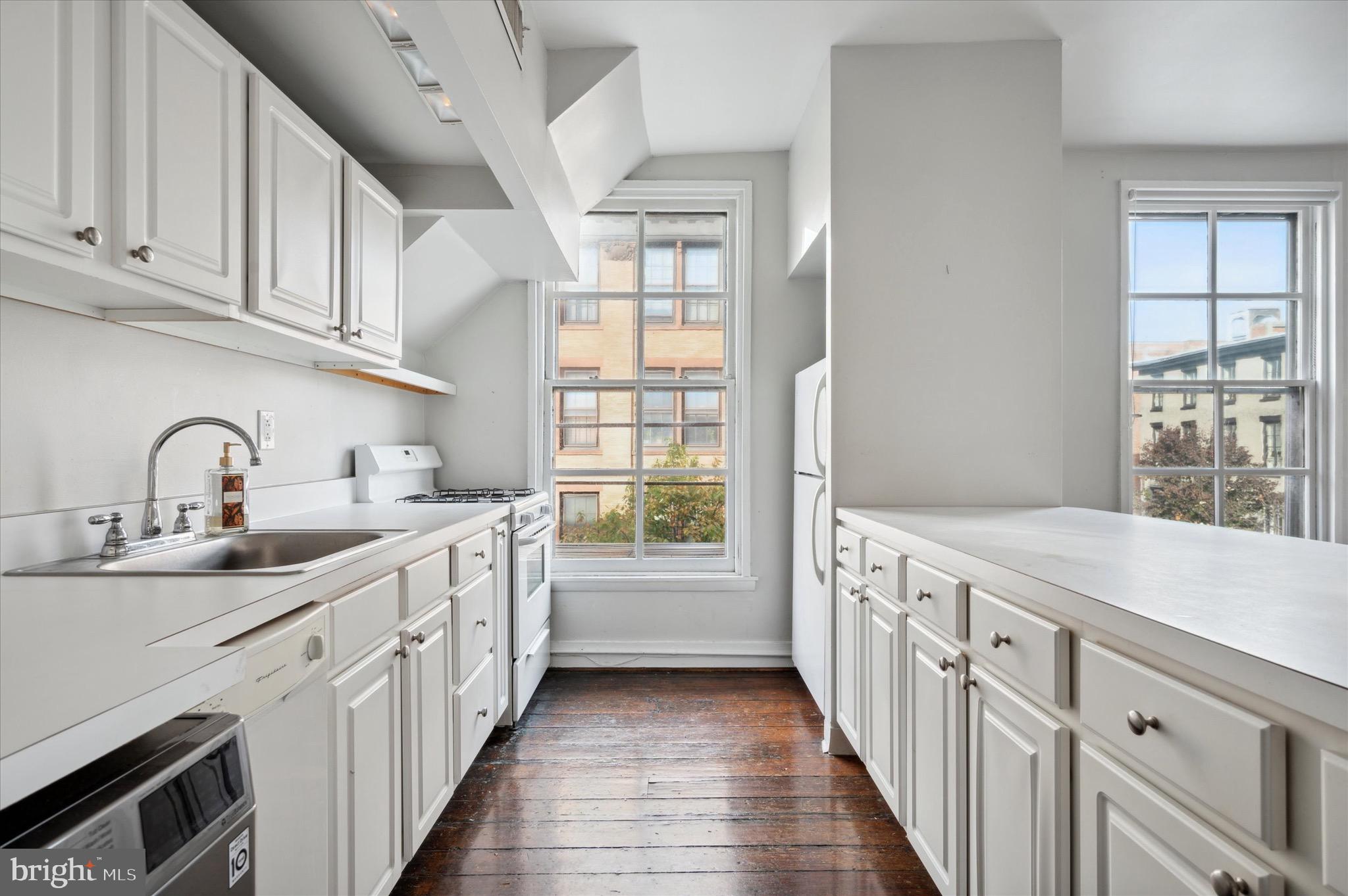 160-164 N 3rd STREET Unit: 164-3F