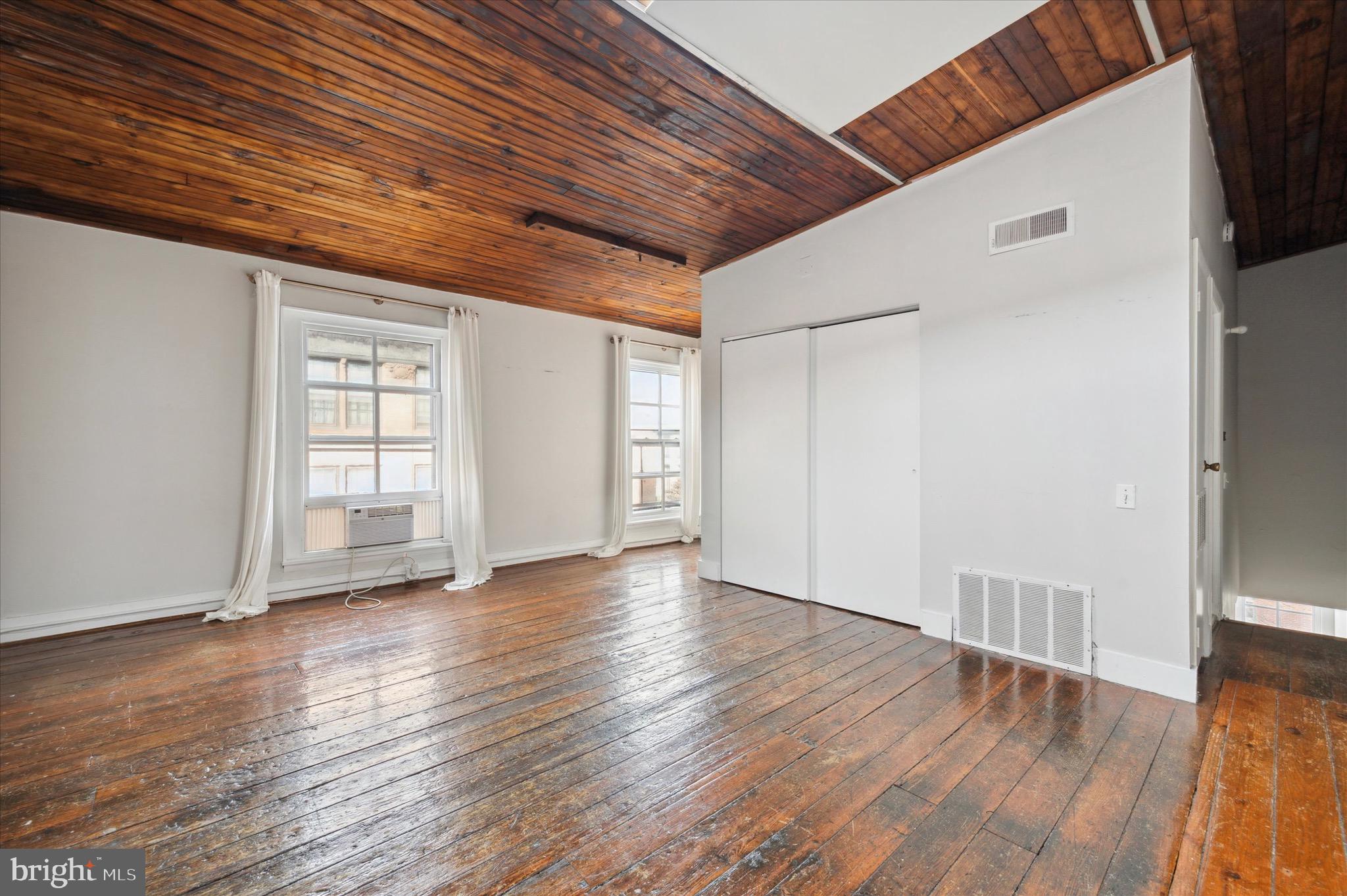 160-164 N 3rd STREET Unit: 164-3F