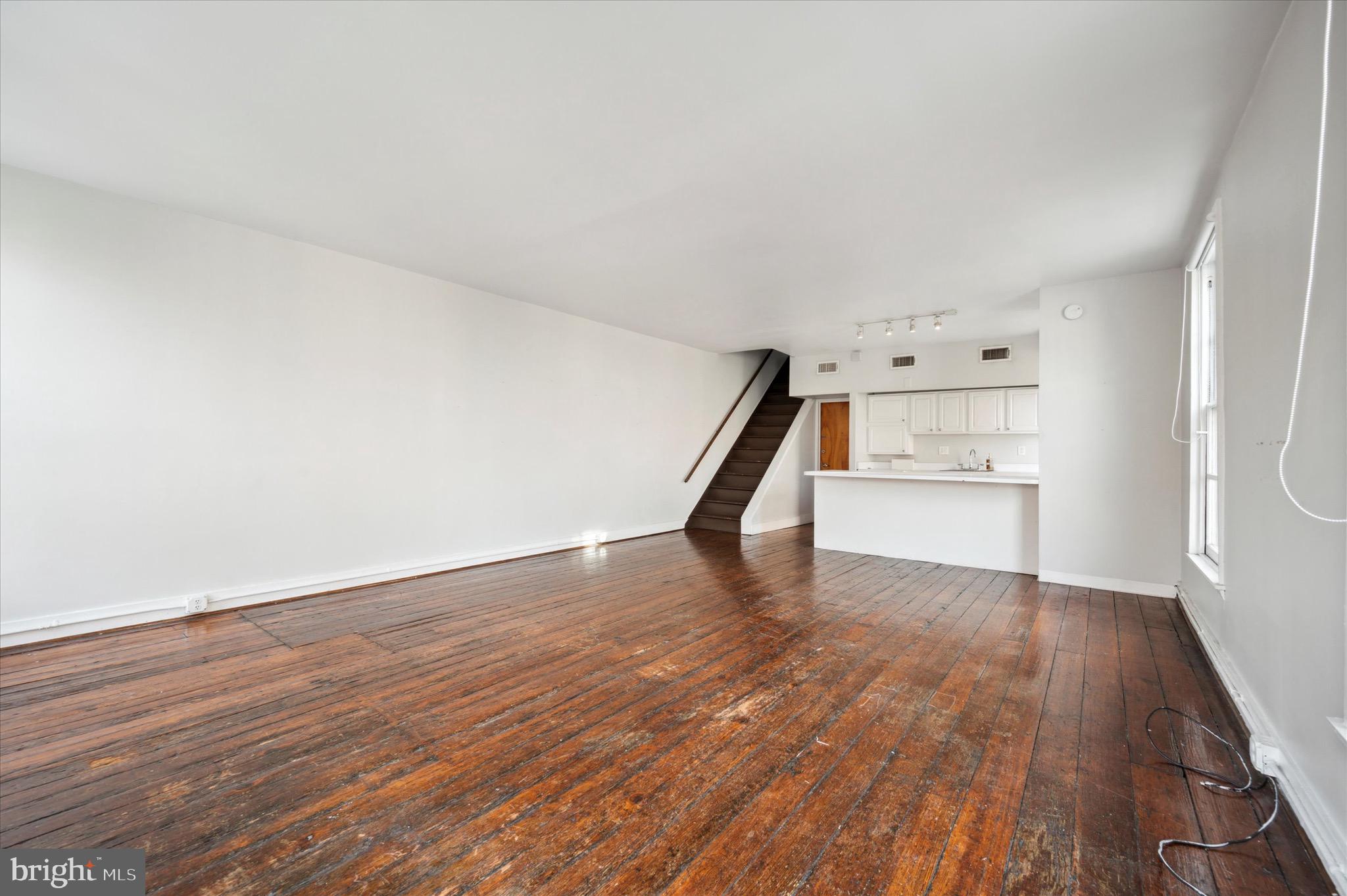 160-164 N 3rd STREET Unit: 164-3F
