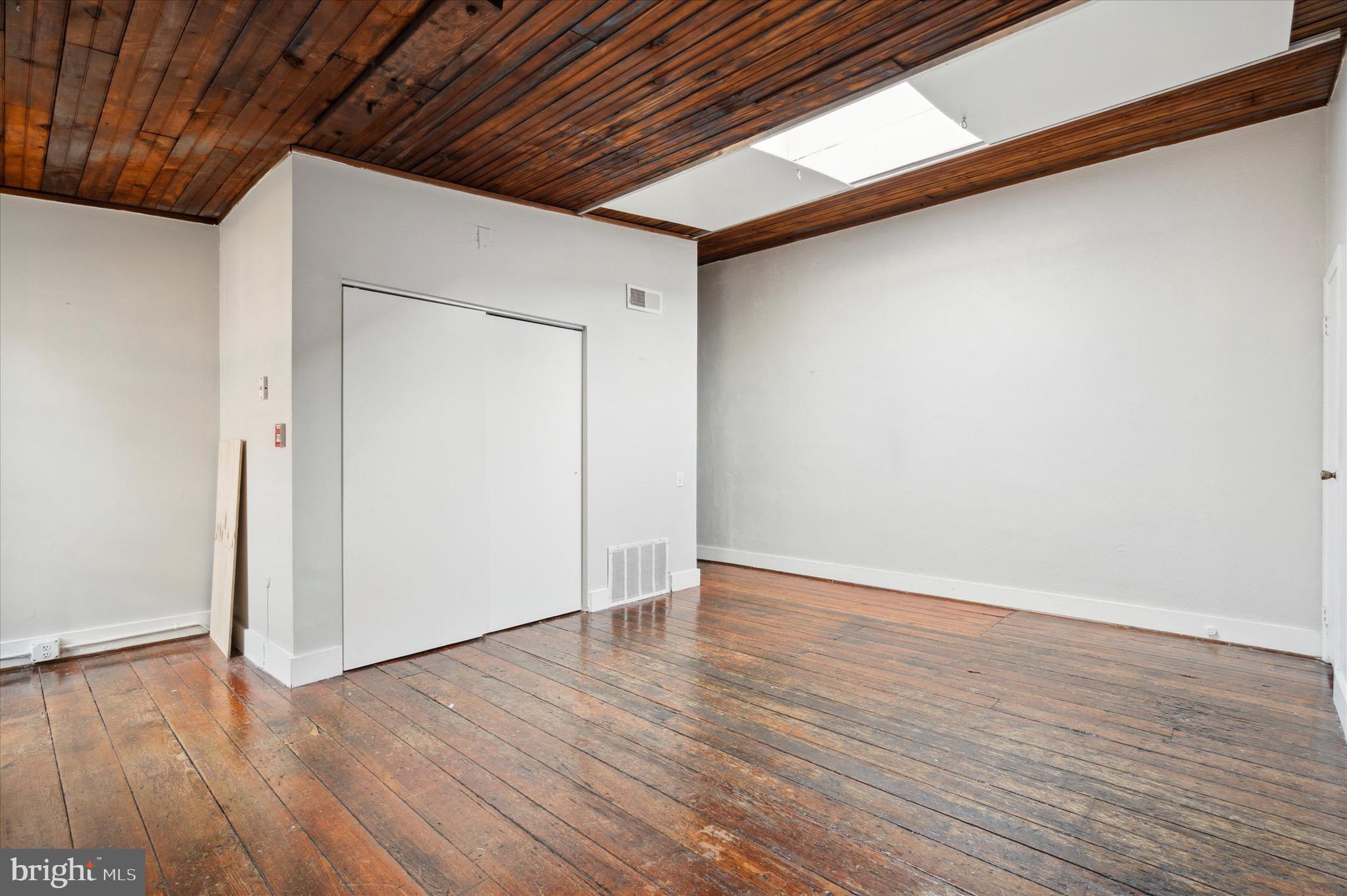160-164 N 3rd STREET Unit: 164-3F