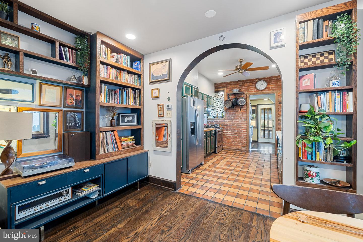 3081 Emerald STREET