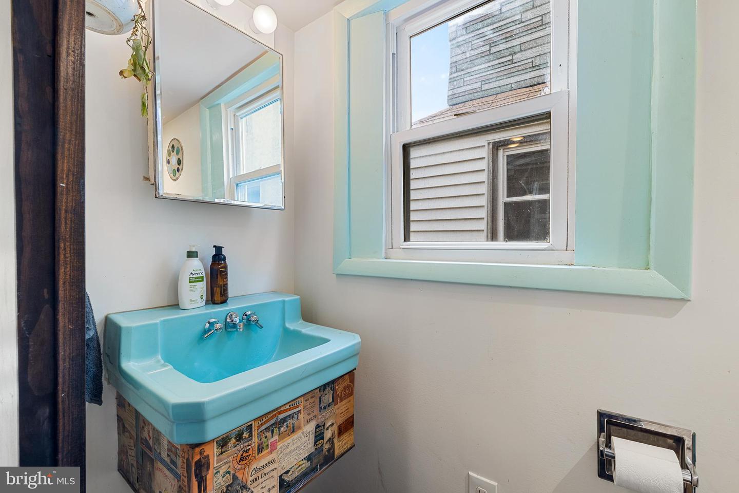3081 Emerald STREET