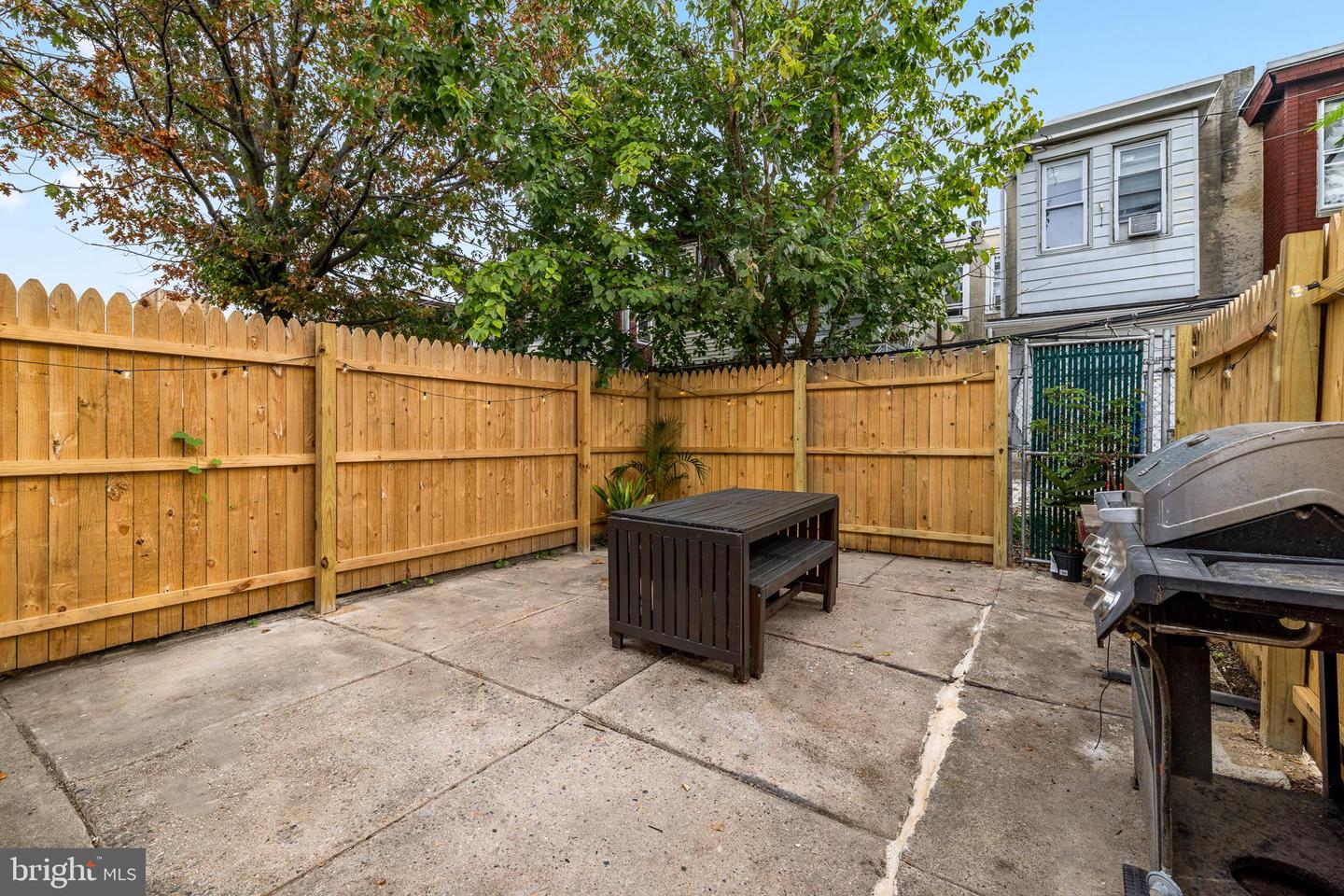 3081 Emerald STREET