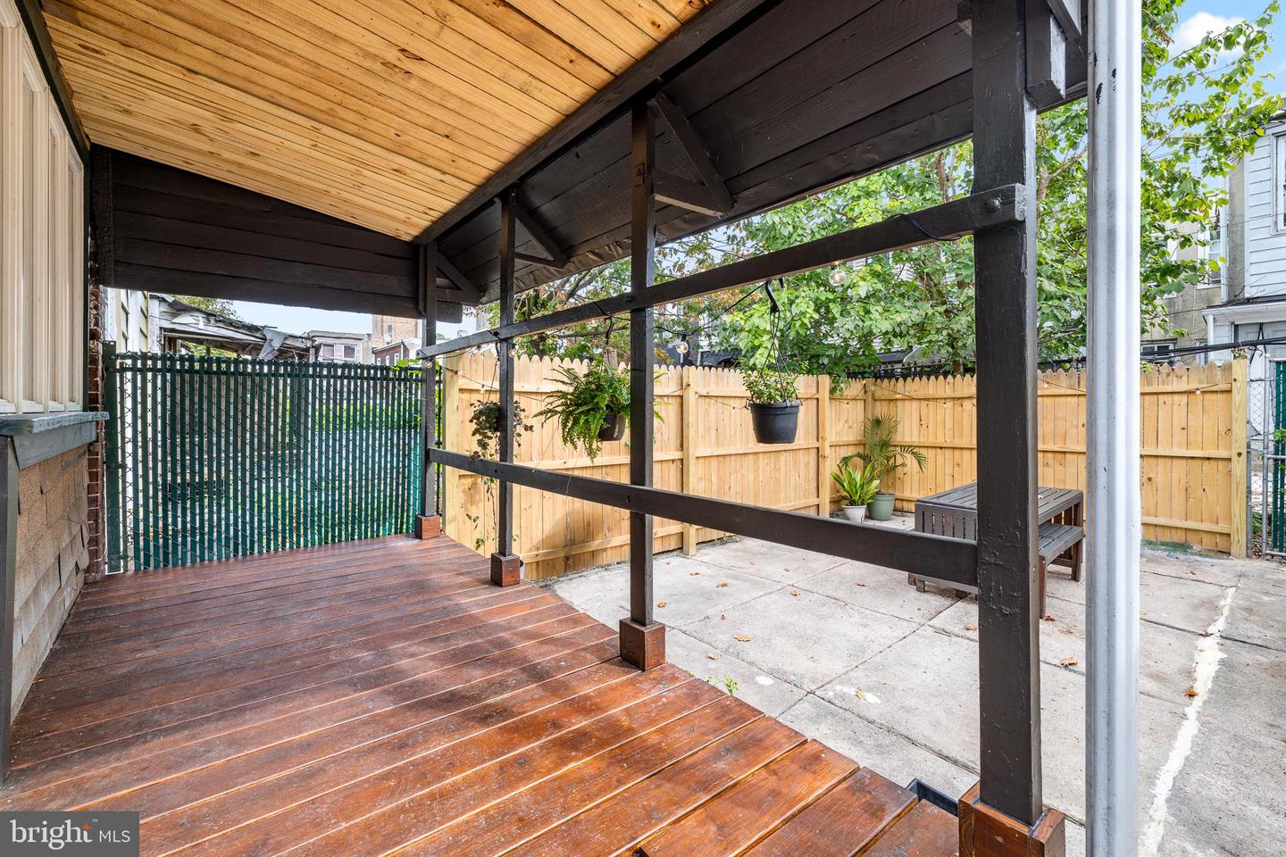 3081 Emerald STREET