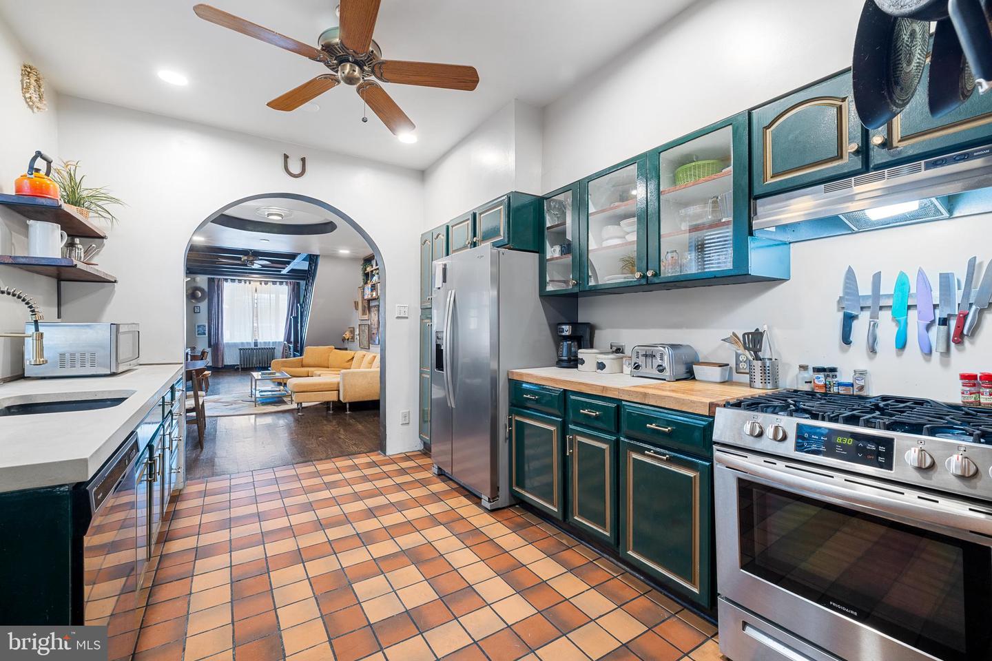 3081 Emerald STREET
