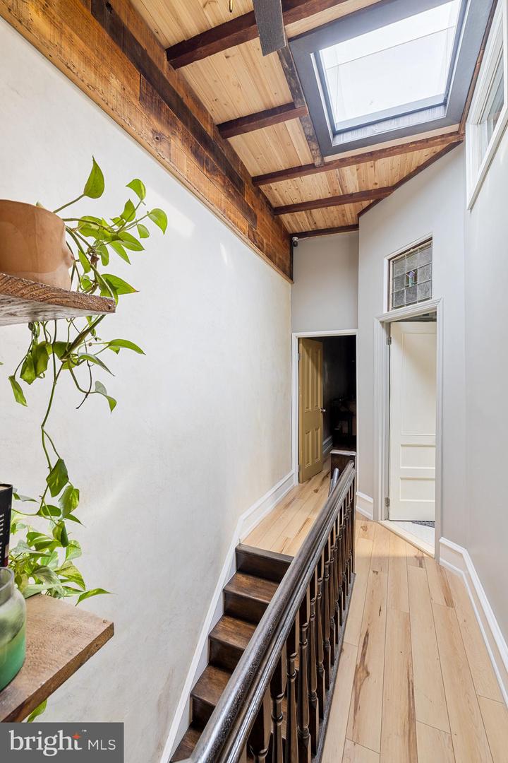 3081 Emerald STREET