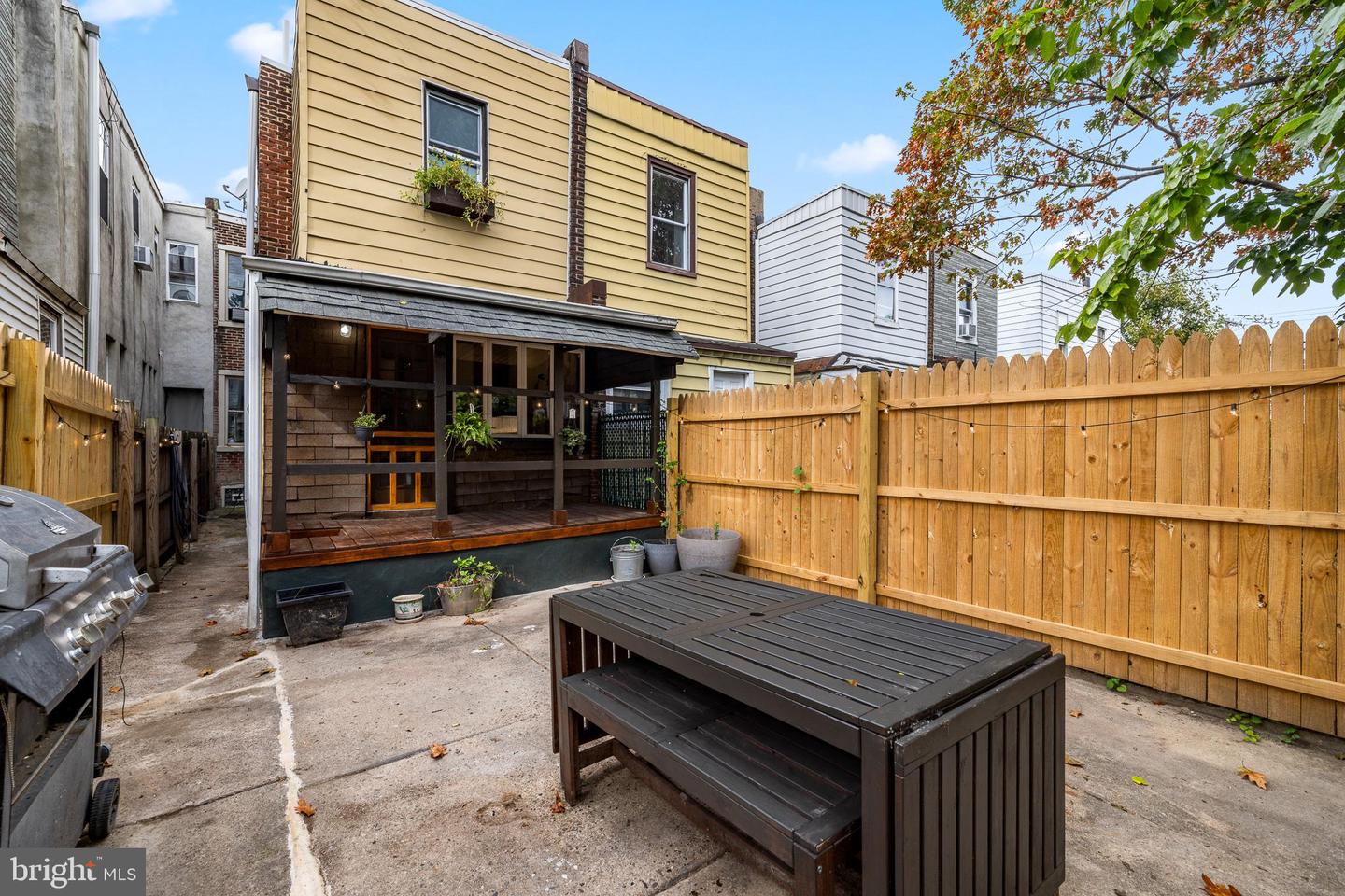 3081 Emerald STREET