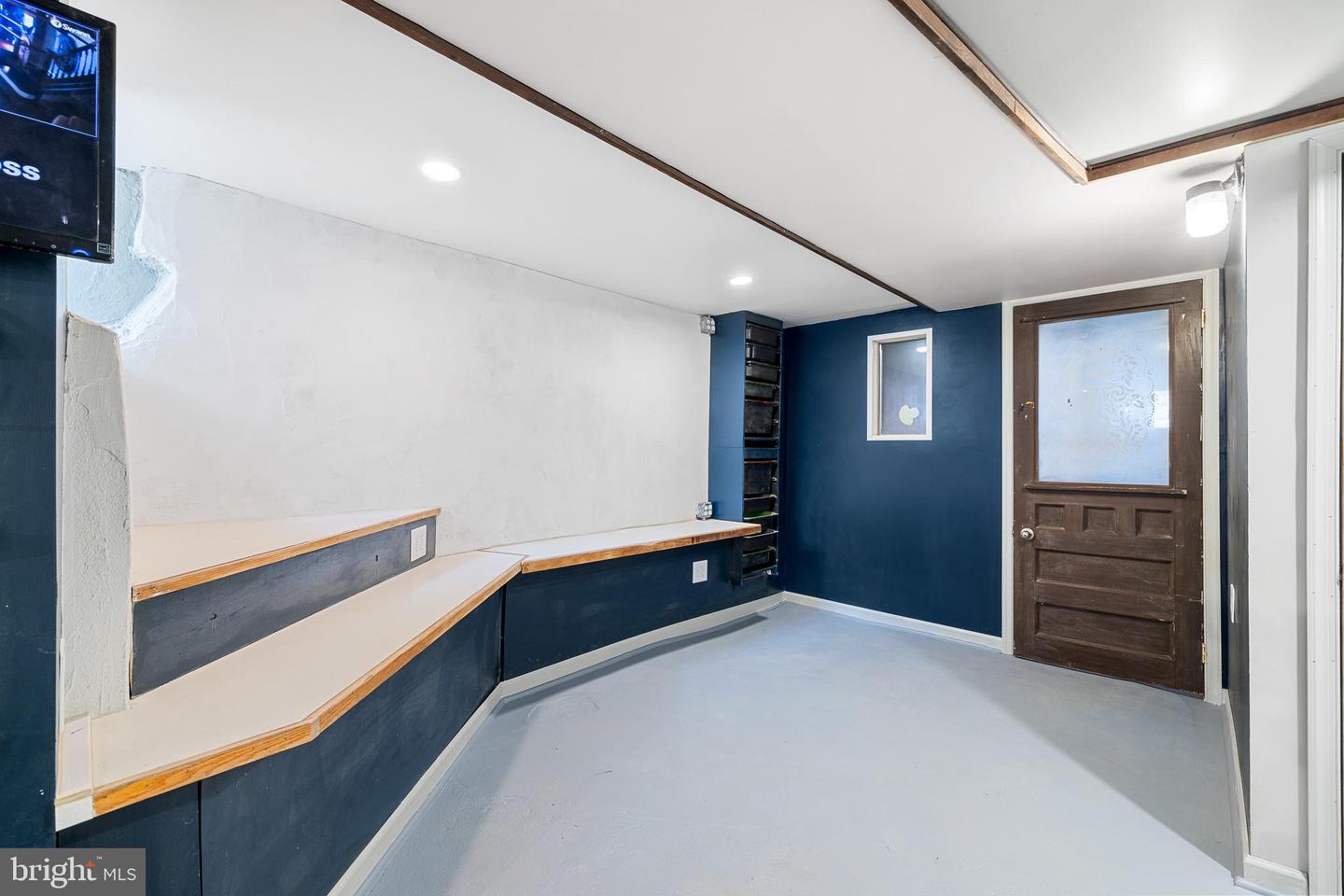 3081 Emerald STREET