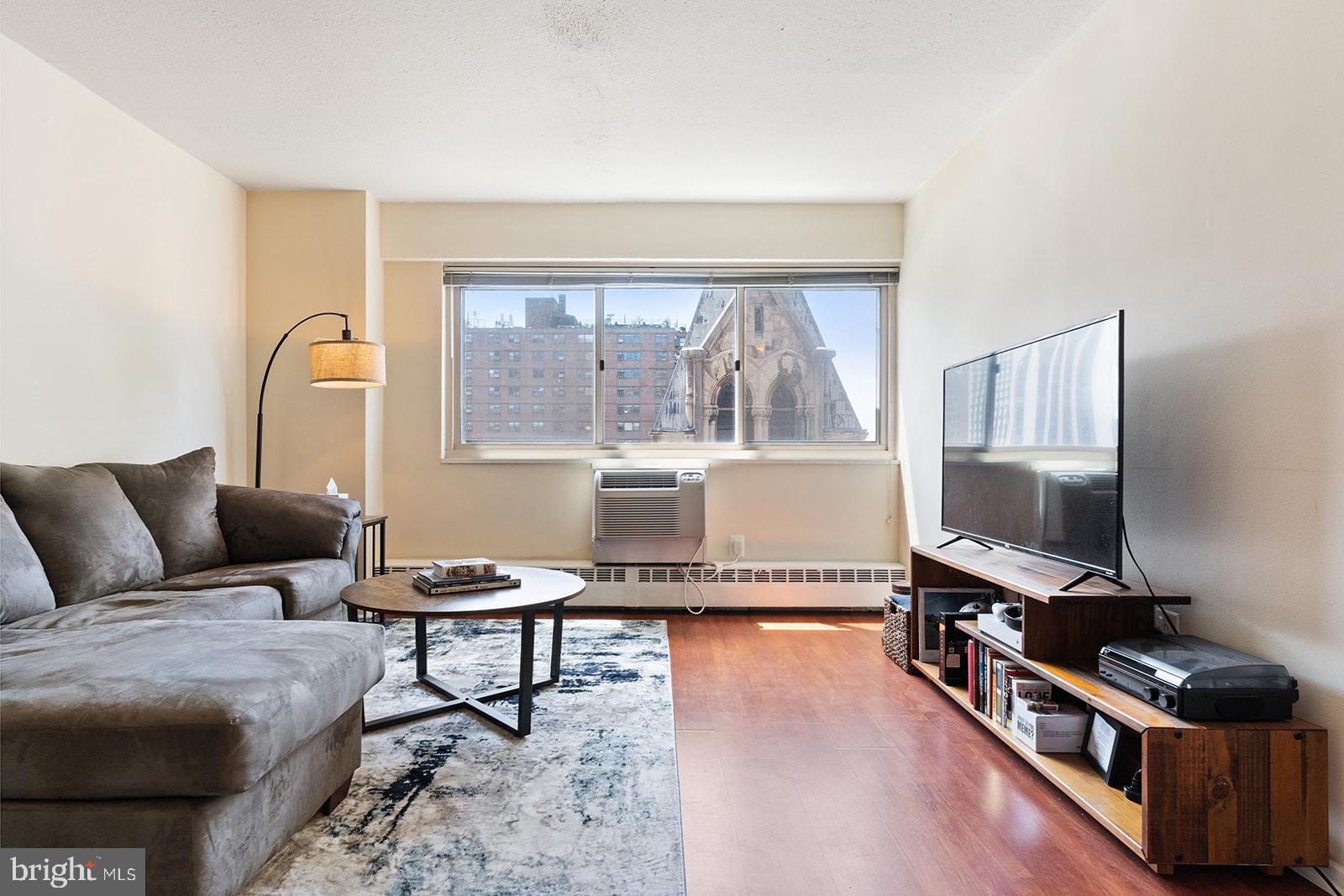 2101 Chestnut STREET Unit: 812