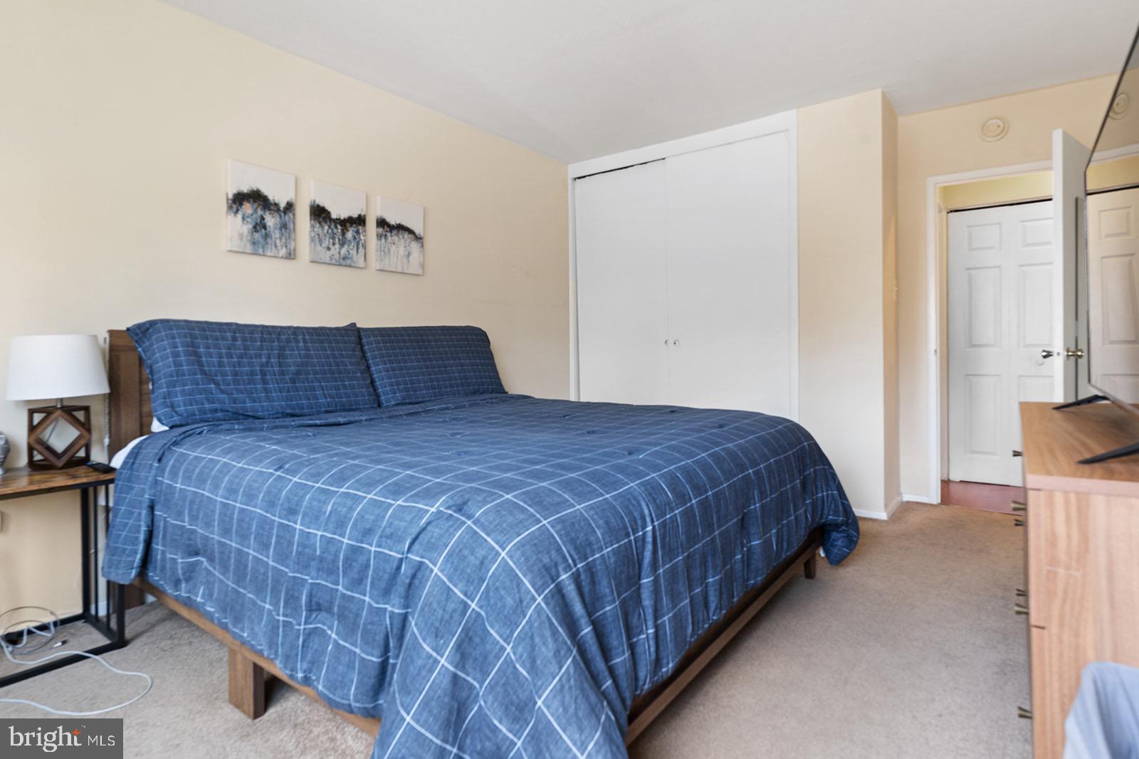 2101 Chestnut STREET Unit: 812