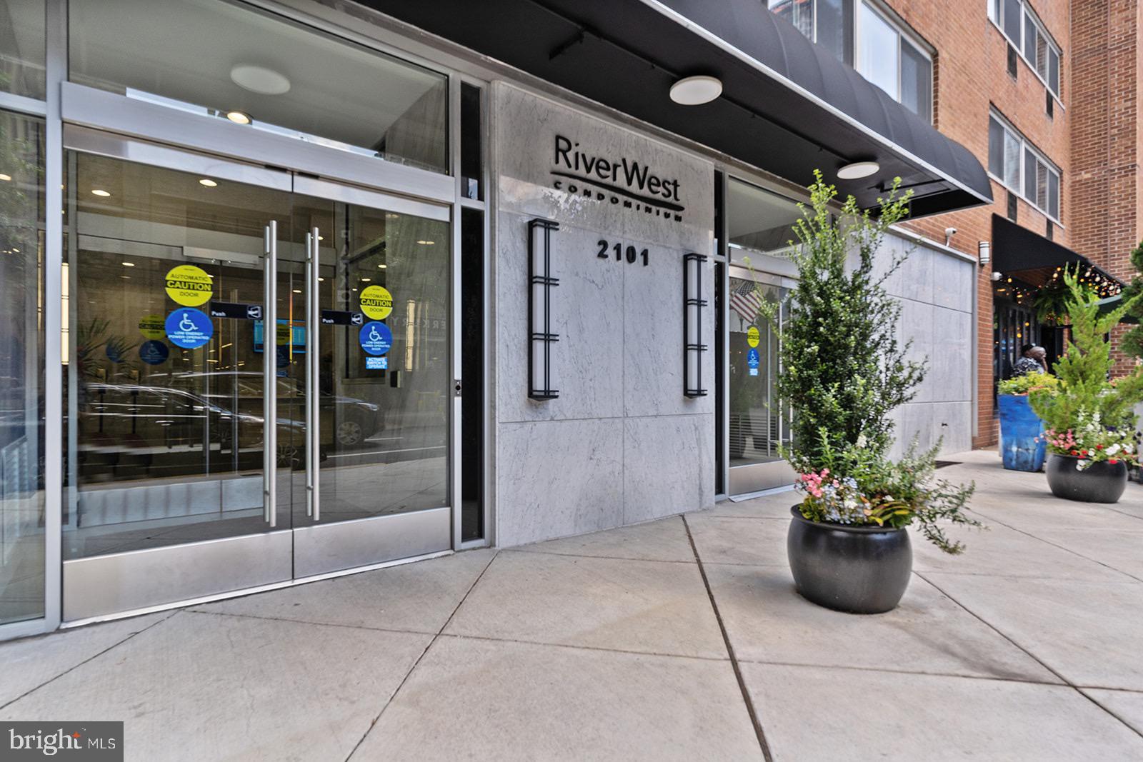 2101 Chestnut STREET Unit: 812