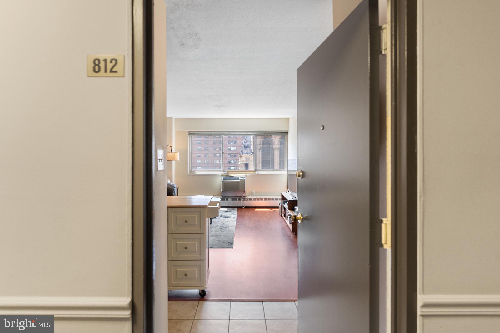 2101 Chestnut STREET Unit: 812