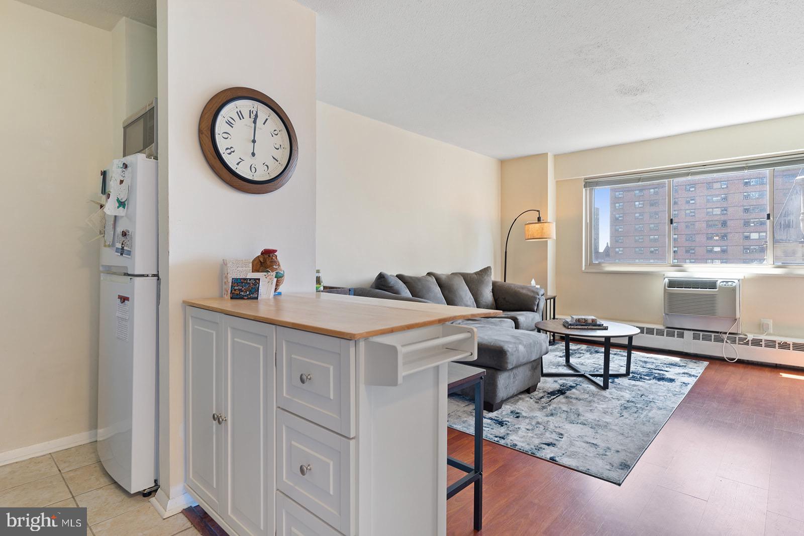 2101 Chestnut STREET Unit: 812