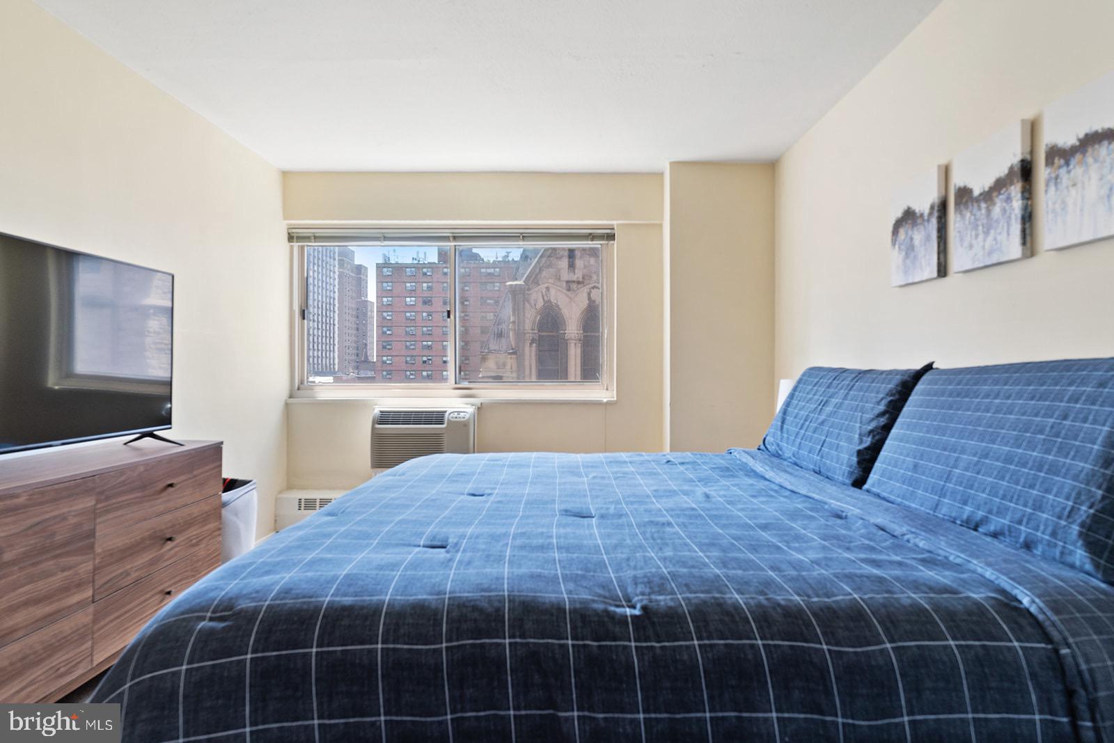 2101 Chestnut STREET Unit: 812