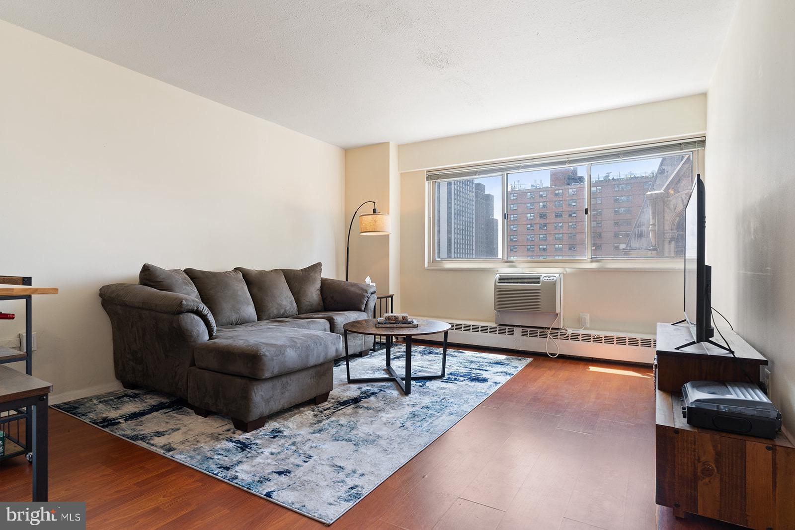 2101 Chestnut STREET Unit: 812