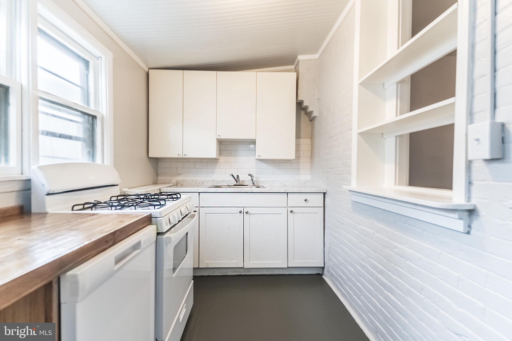 876 N 23rd STREET Unit: FLOOR #1