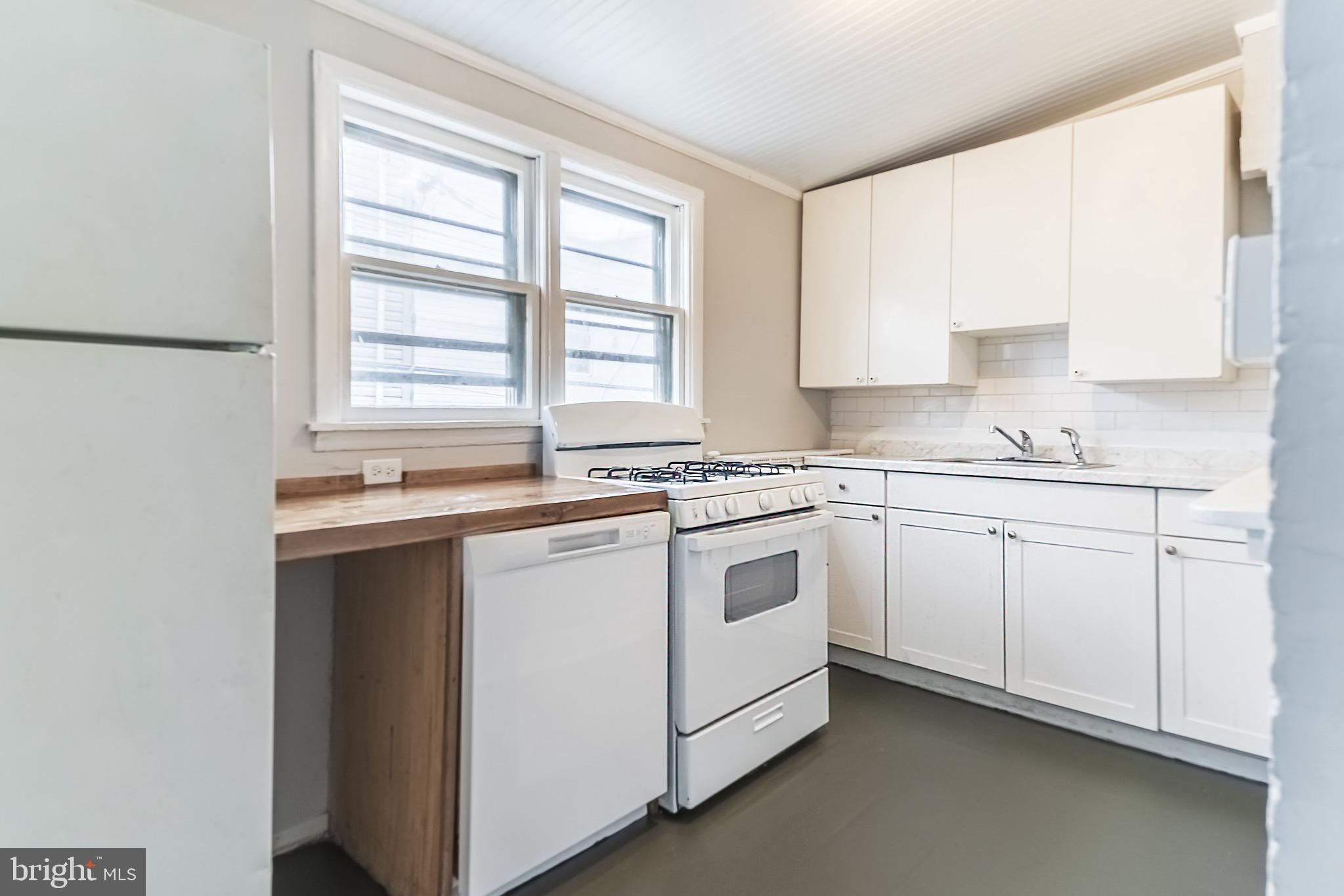 876 N 23rd STREET Unit: FLOOR #1