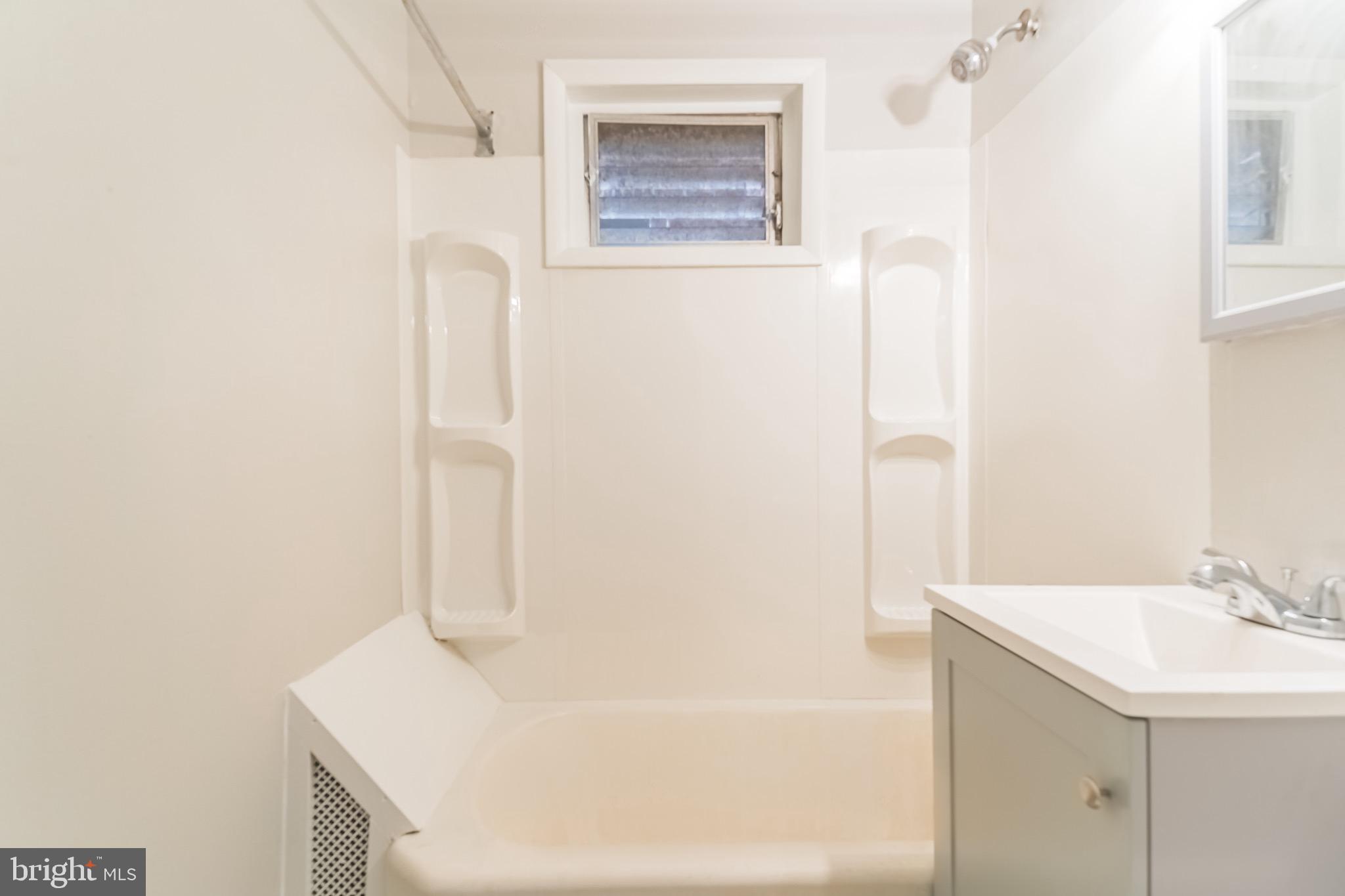 876 N 23rd STREET Unit: FLOOR #1