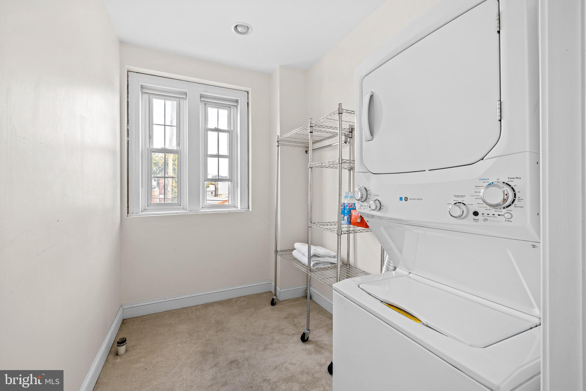 1036-38 Crease STREET