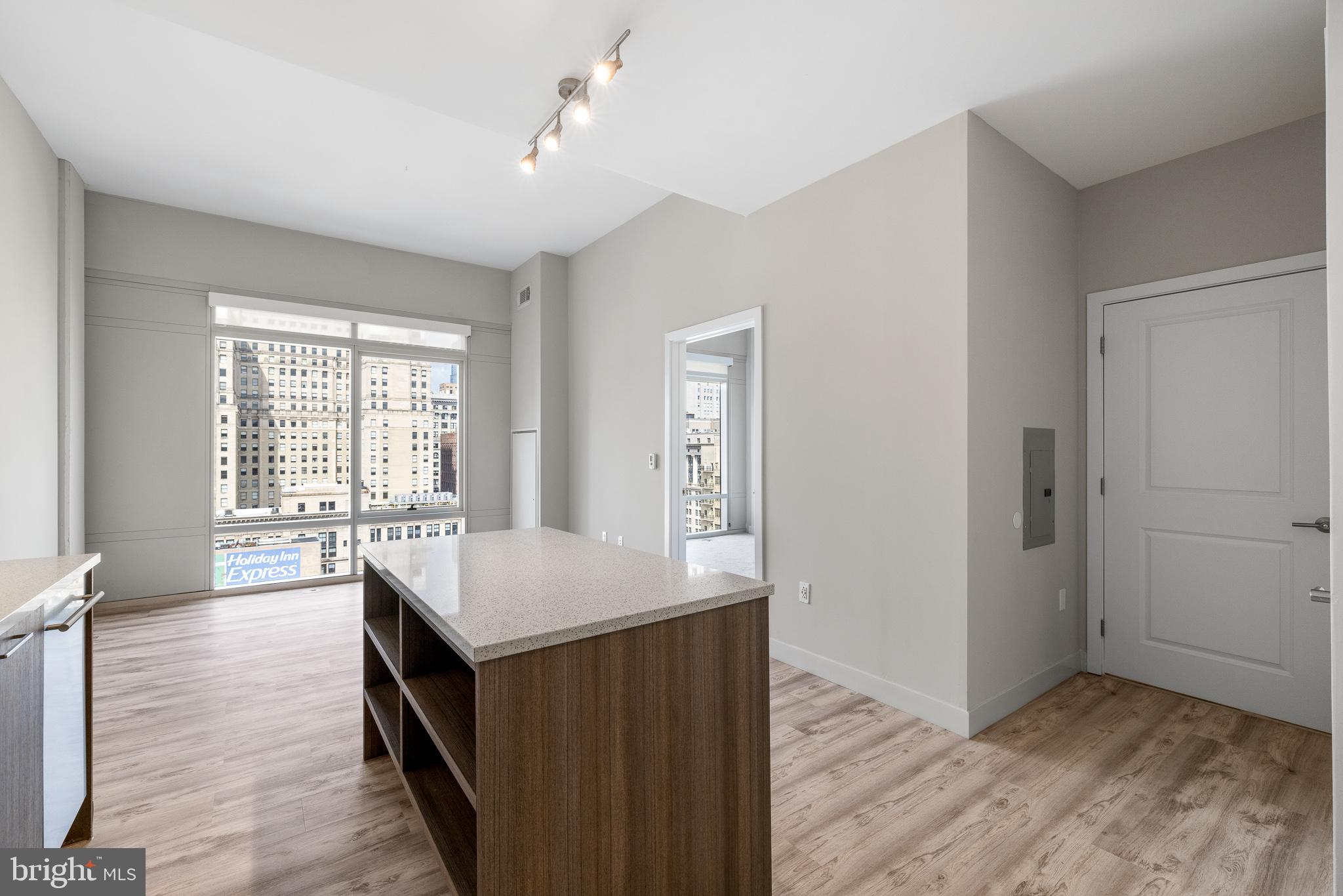 1213 Walnut STREET Unit: 910