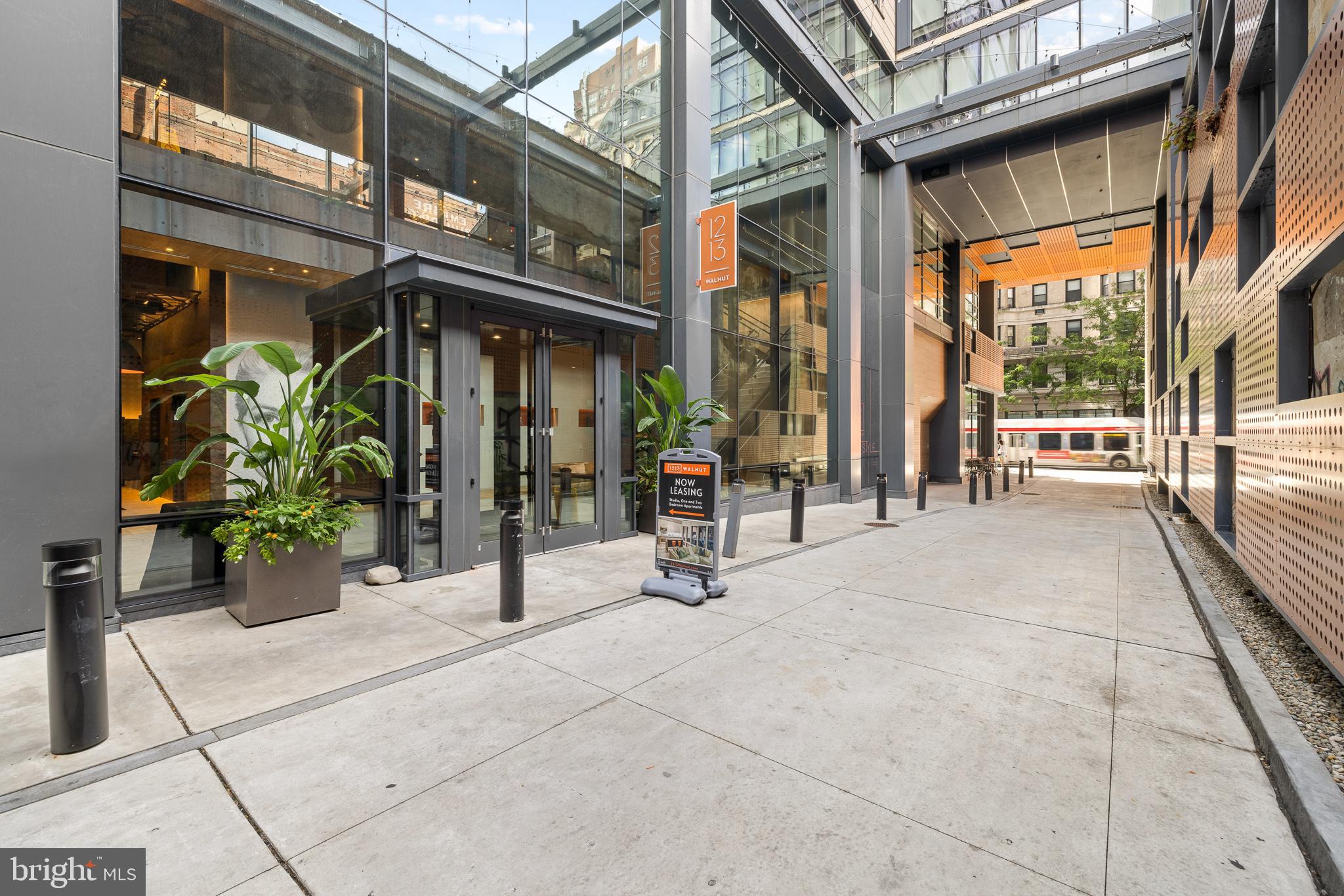 1213 Walnut STREET Unit: 910