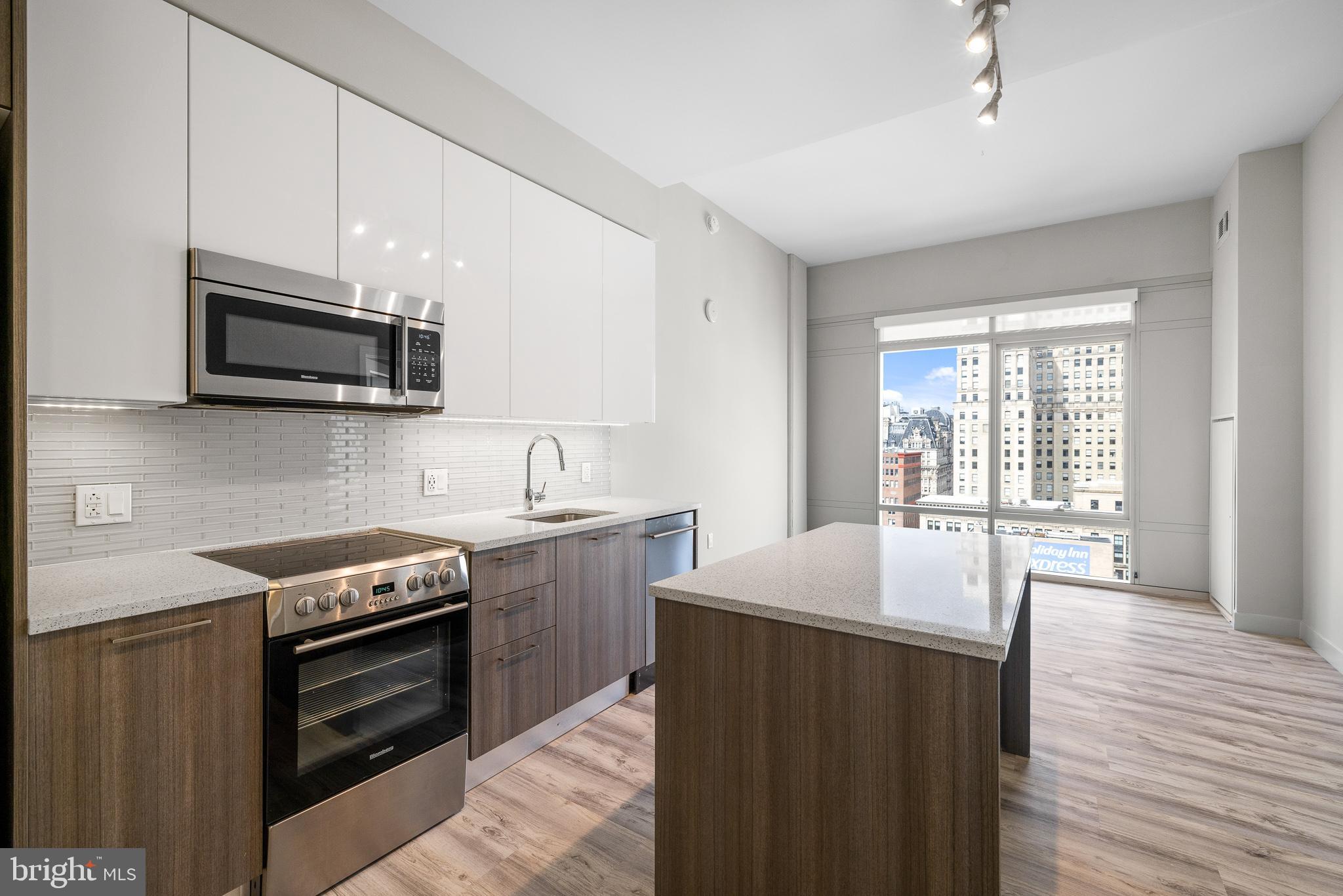 1213 Walnut STREET Unit: 910