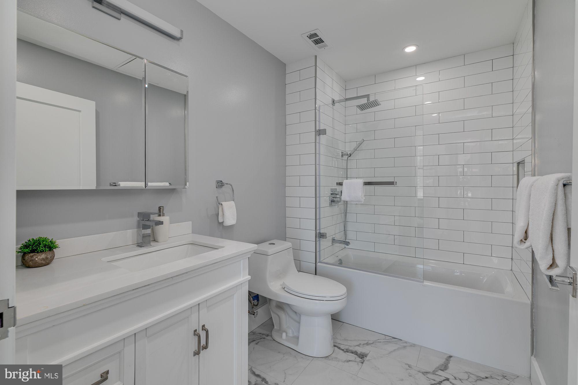 150 S Independence MALL W Unit: 519