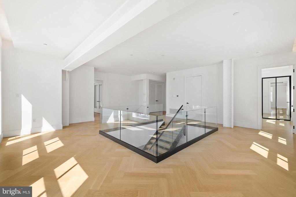 1401 Spruce St Unit: PHI