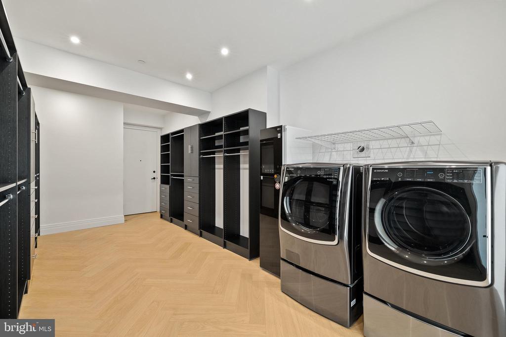 1401 Spruce St Unit: PHI