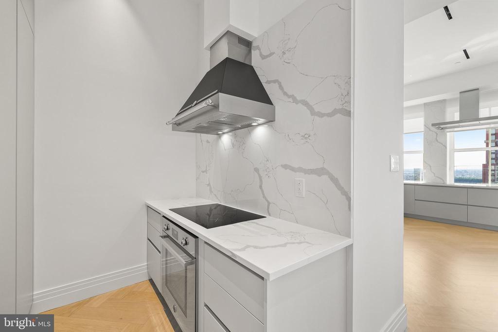 1401 Spruce St Unit: PHI